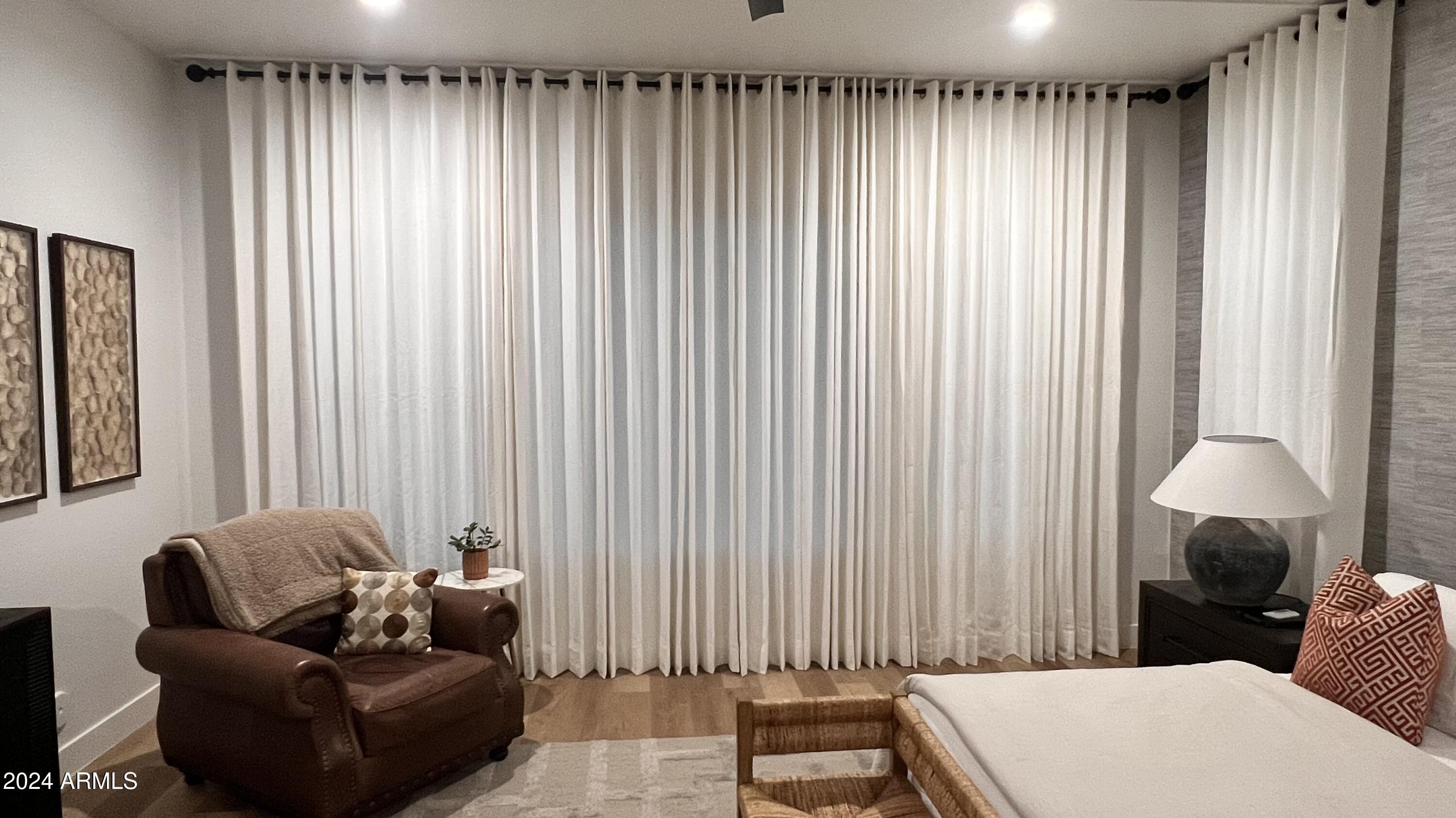 1359 E SAN CARLOS Way