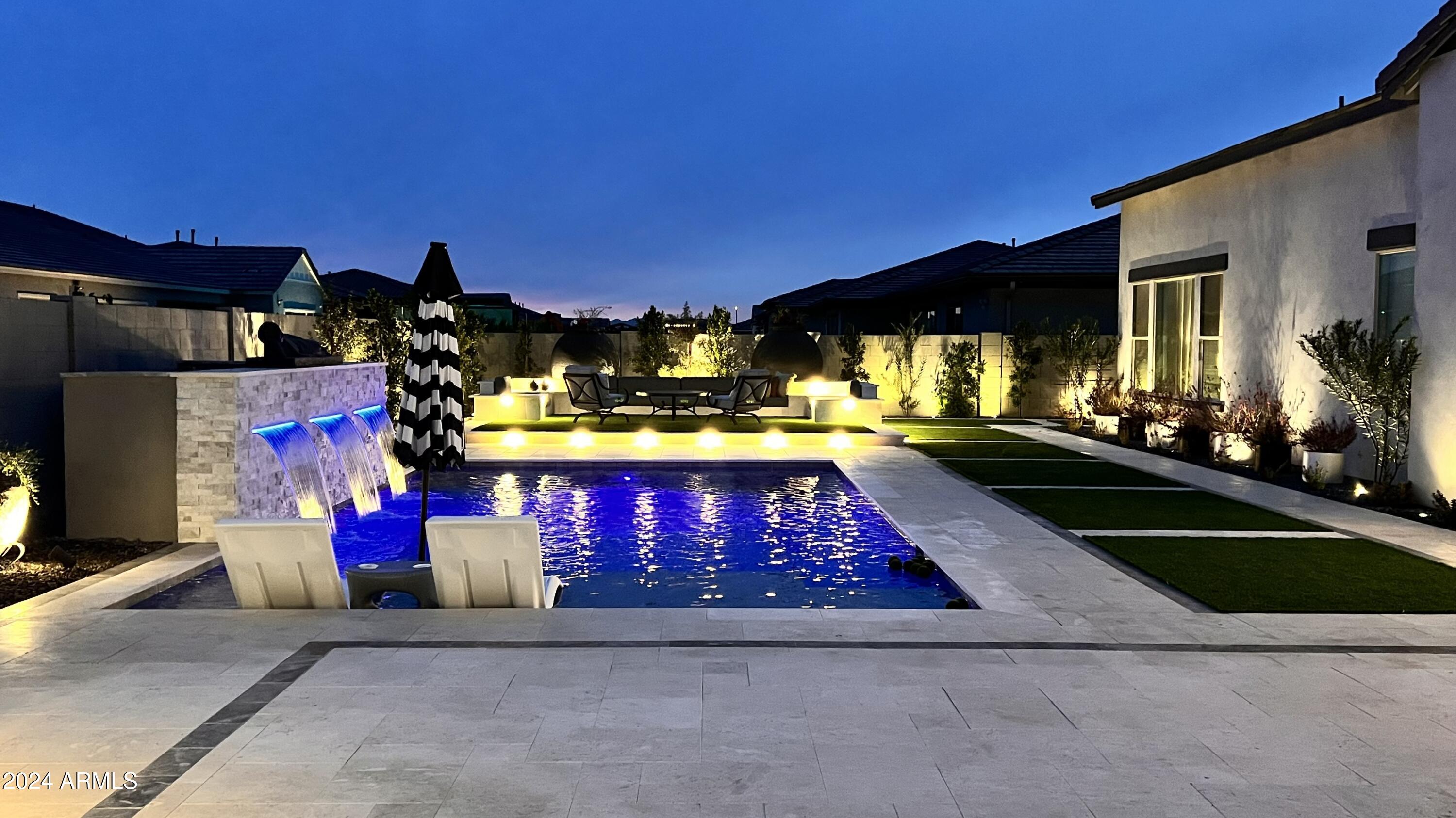 1359 E SAN CARLOS Way