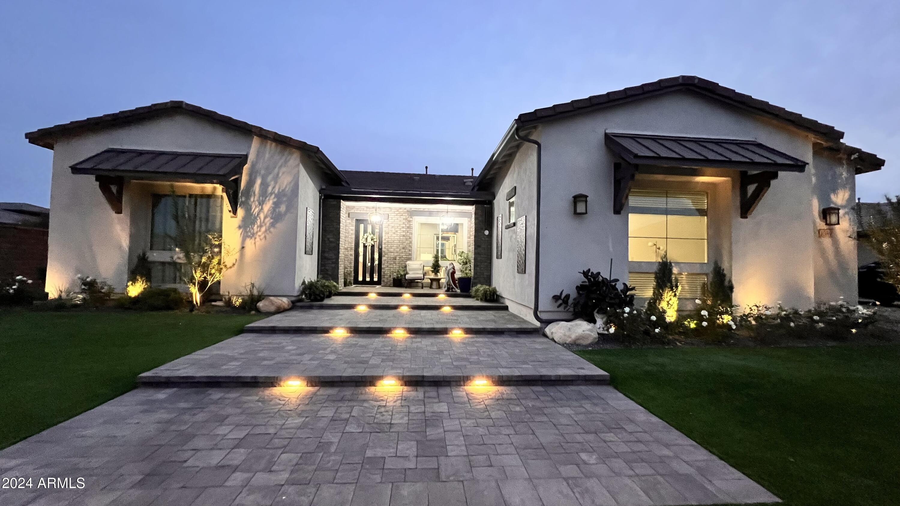 1359 E SAN CARLOS Way