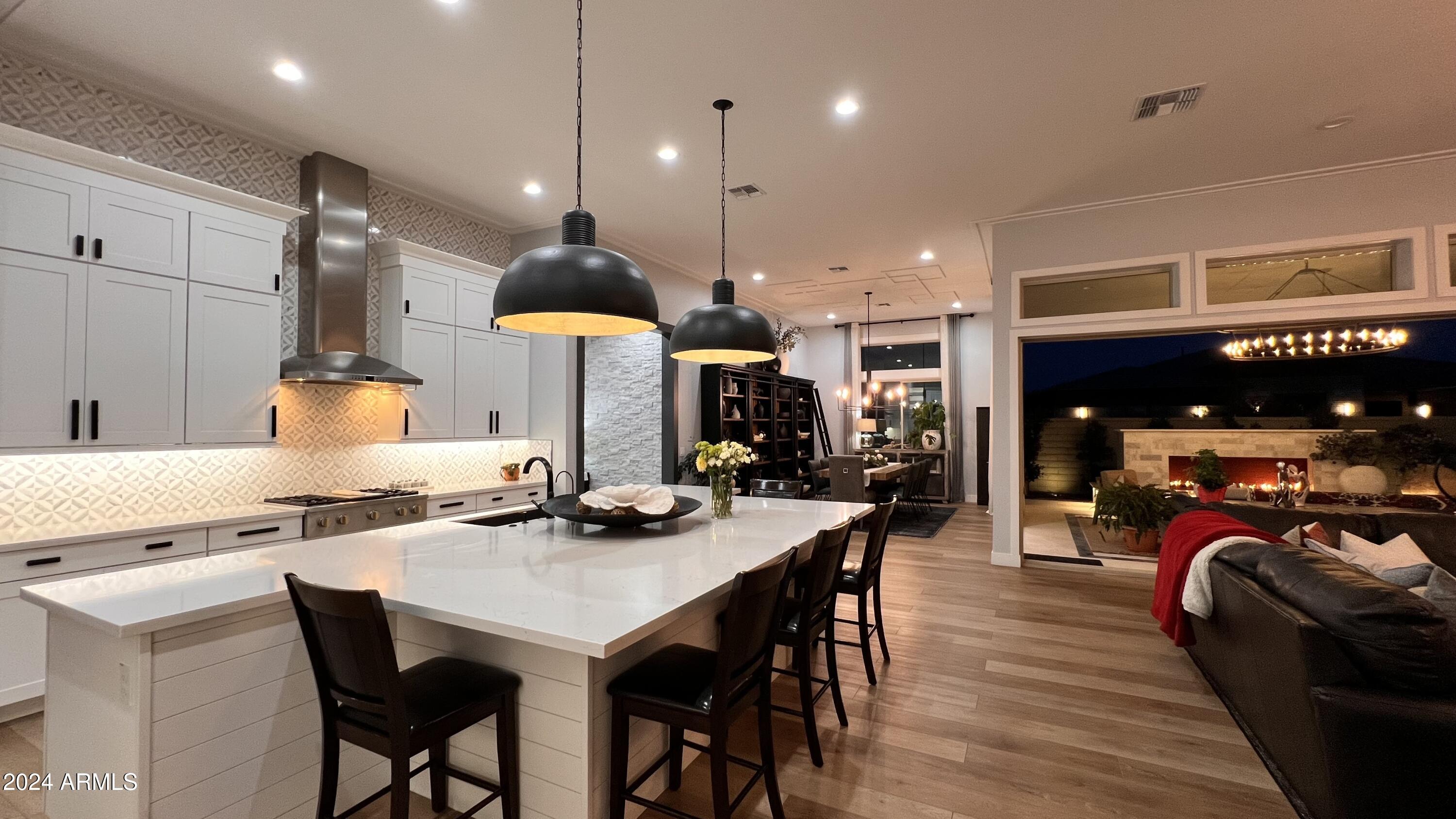 1359 E SAN CARLOS Way