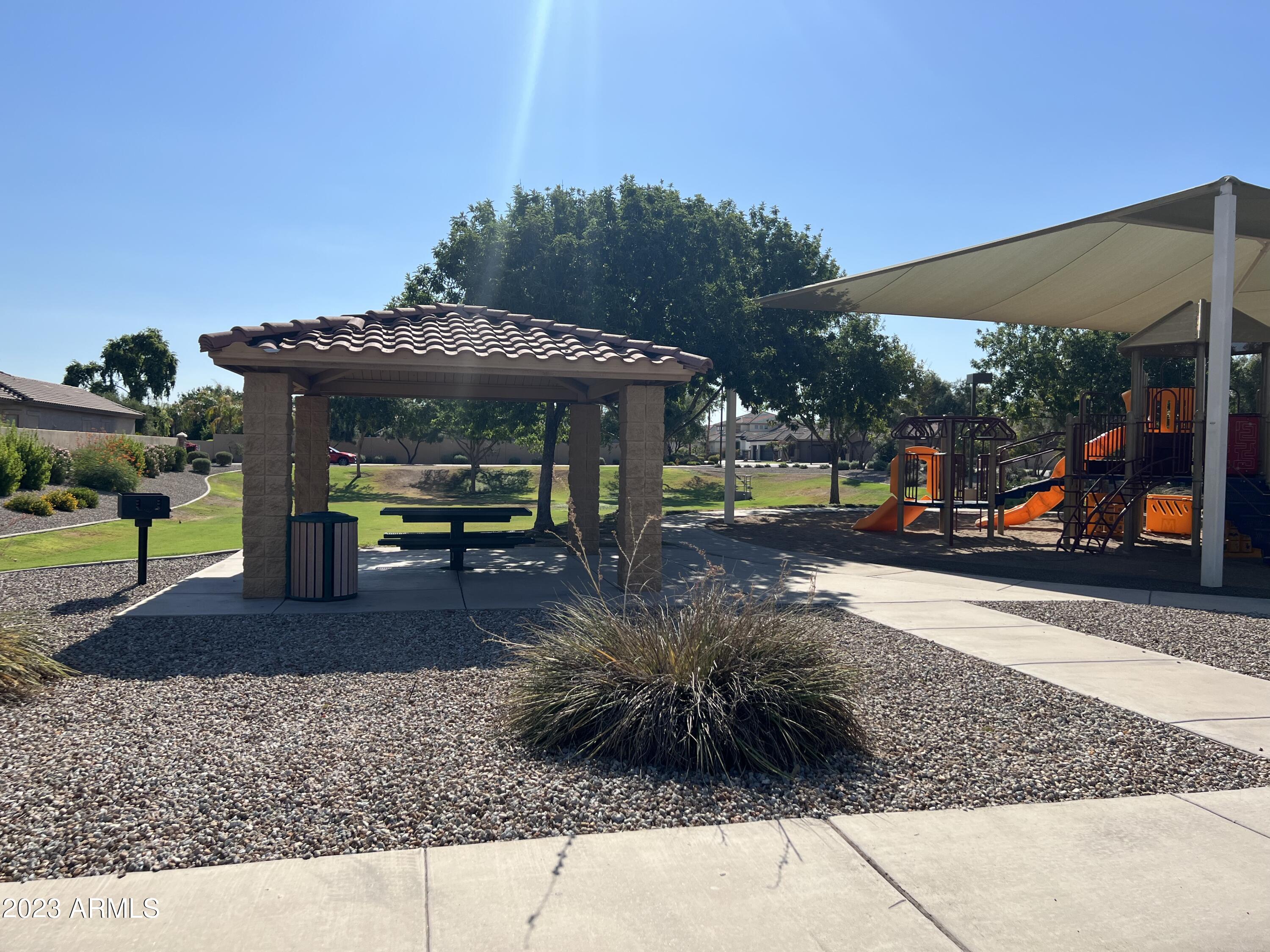 7026 S FOREST Avenue