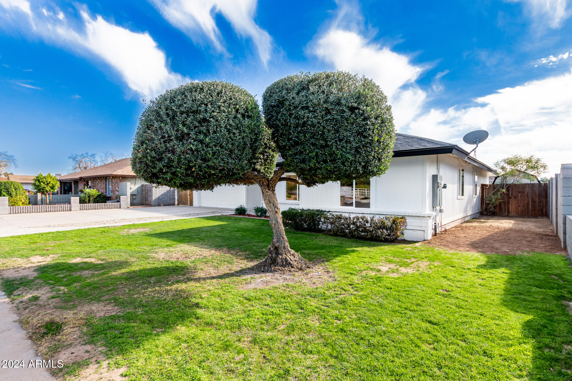 7309 W CLAREMONT Street