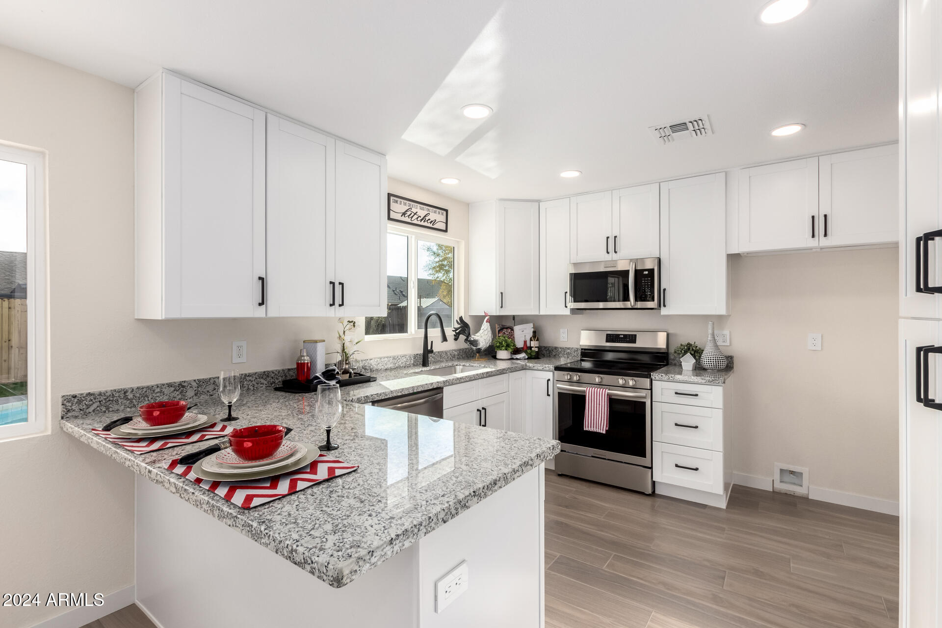 7309 W CLAREMONT Street