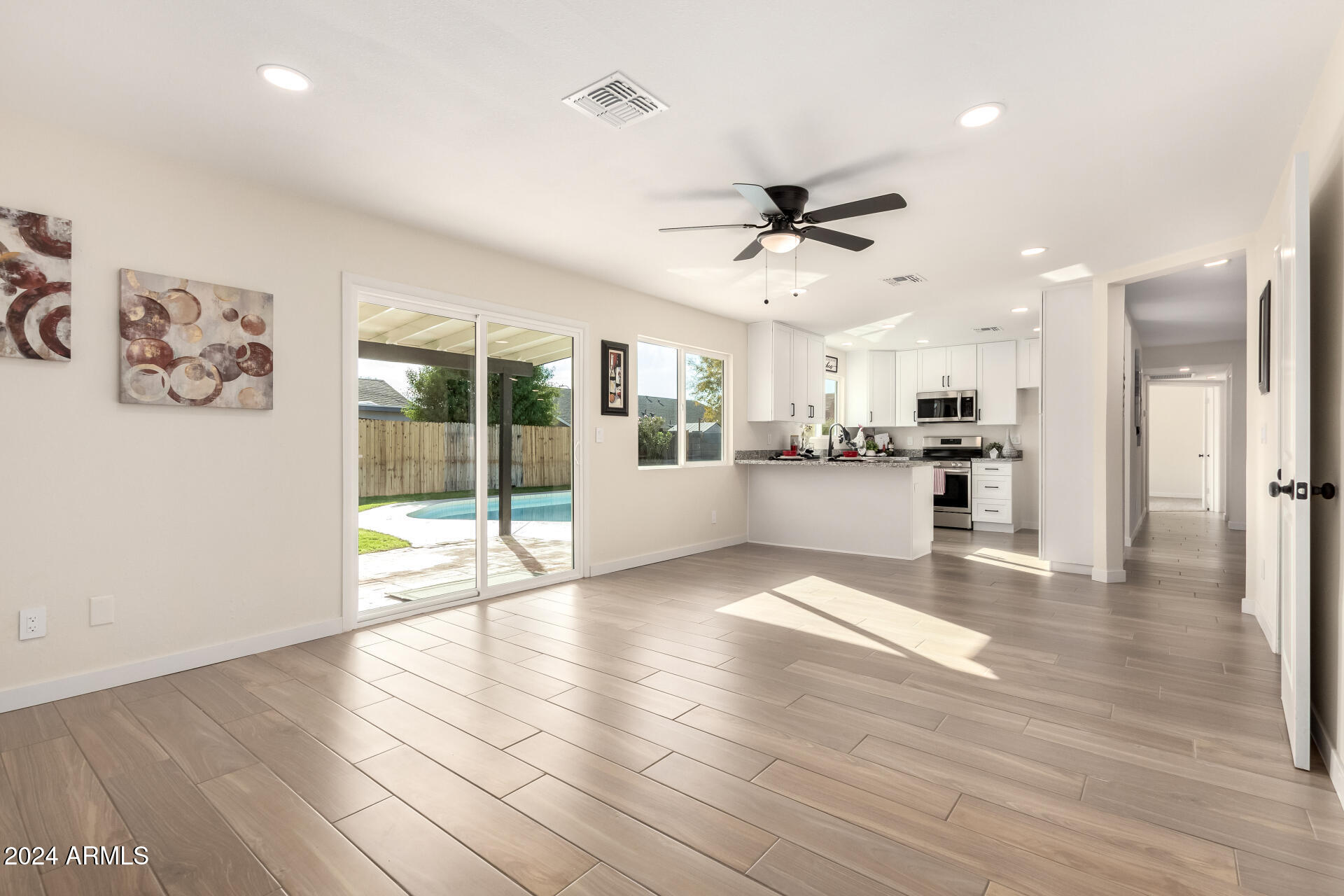 7309 W CLAREMONT Street