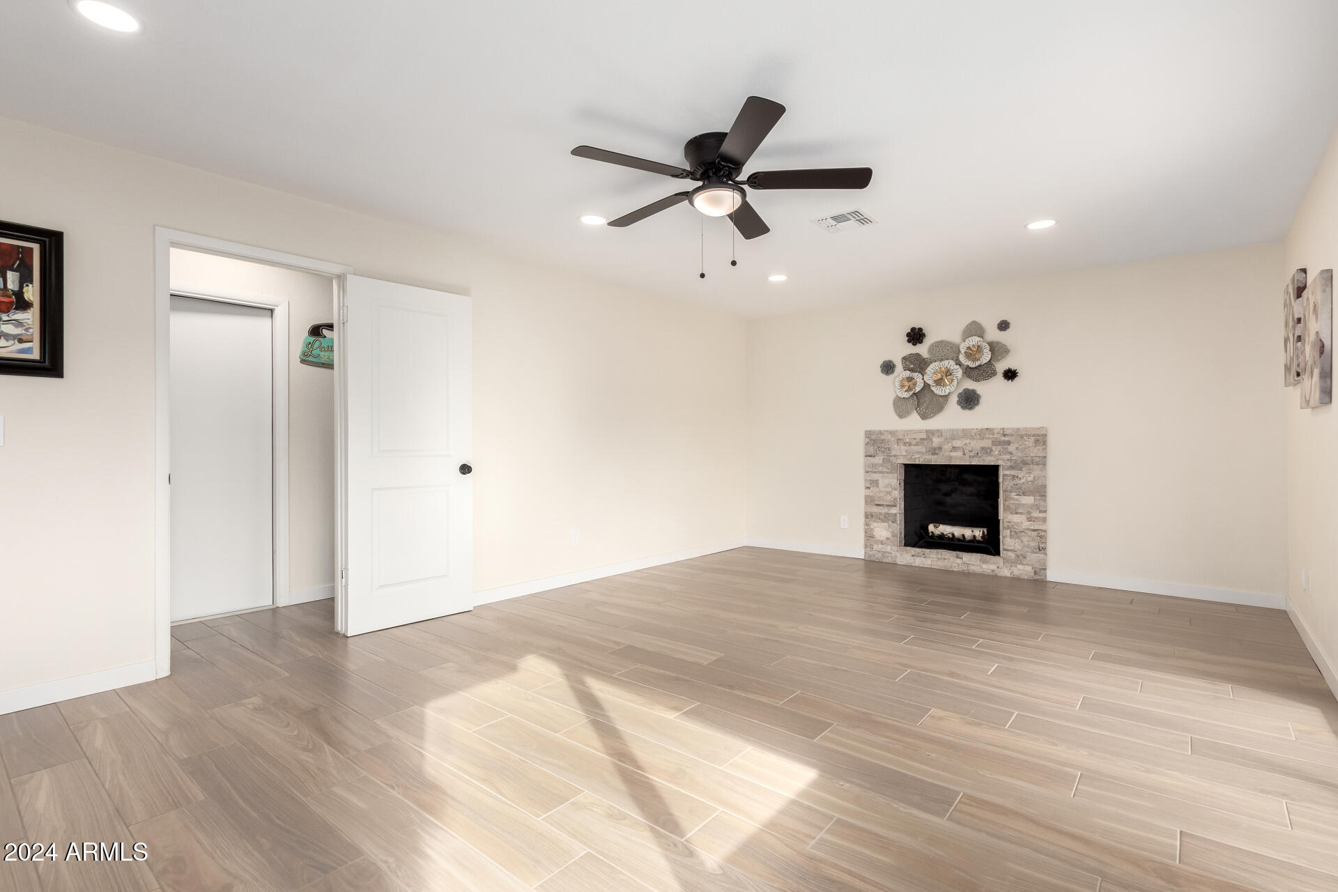 7309 W CLAREMONT Street