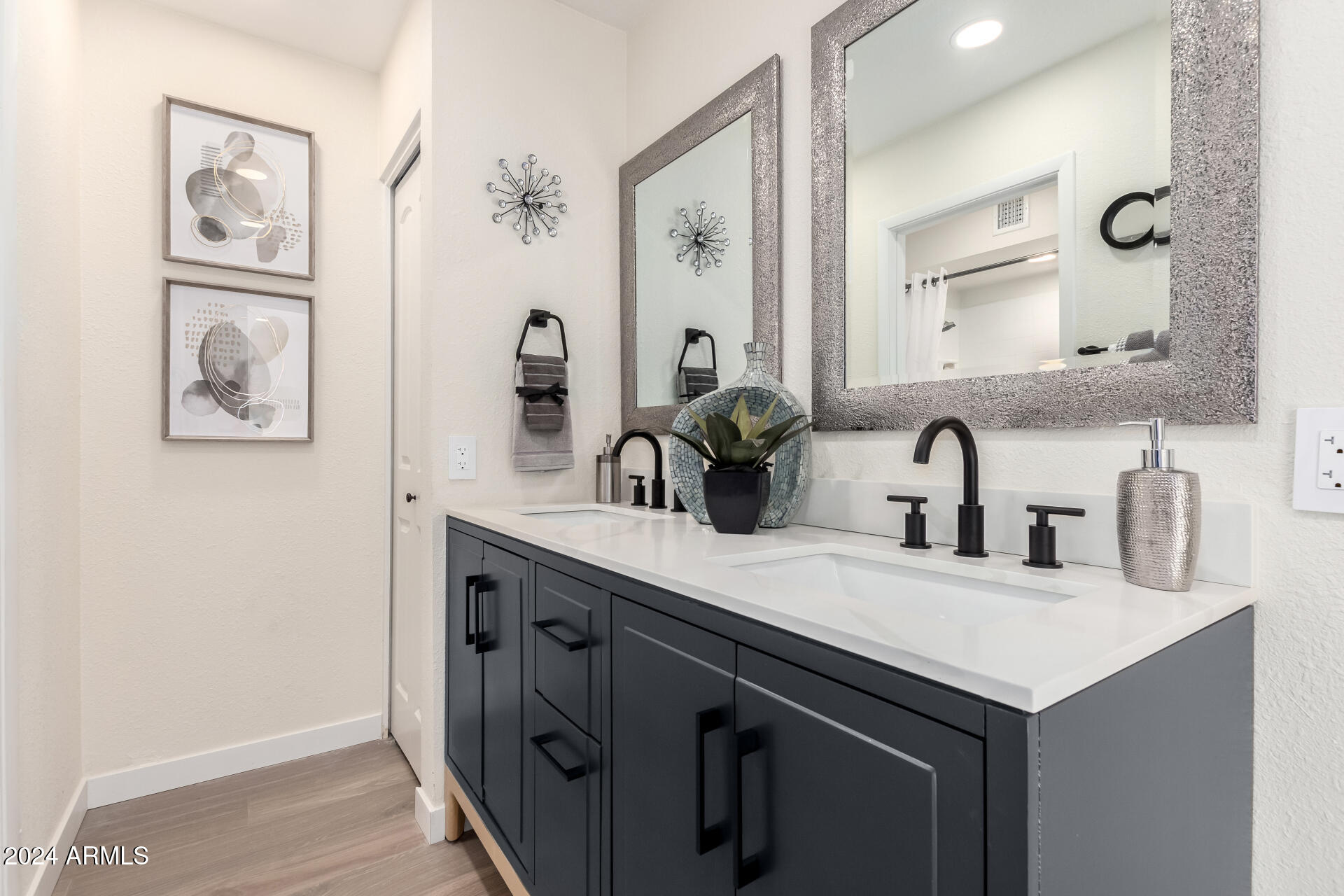 7309 W CLAREMONT Street