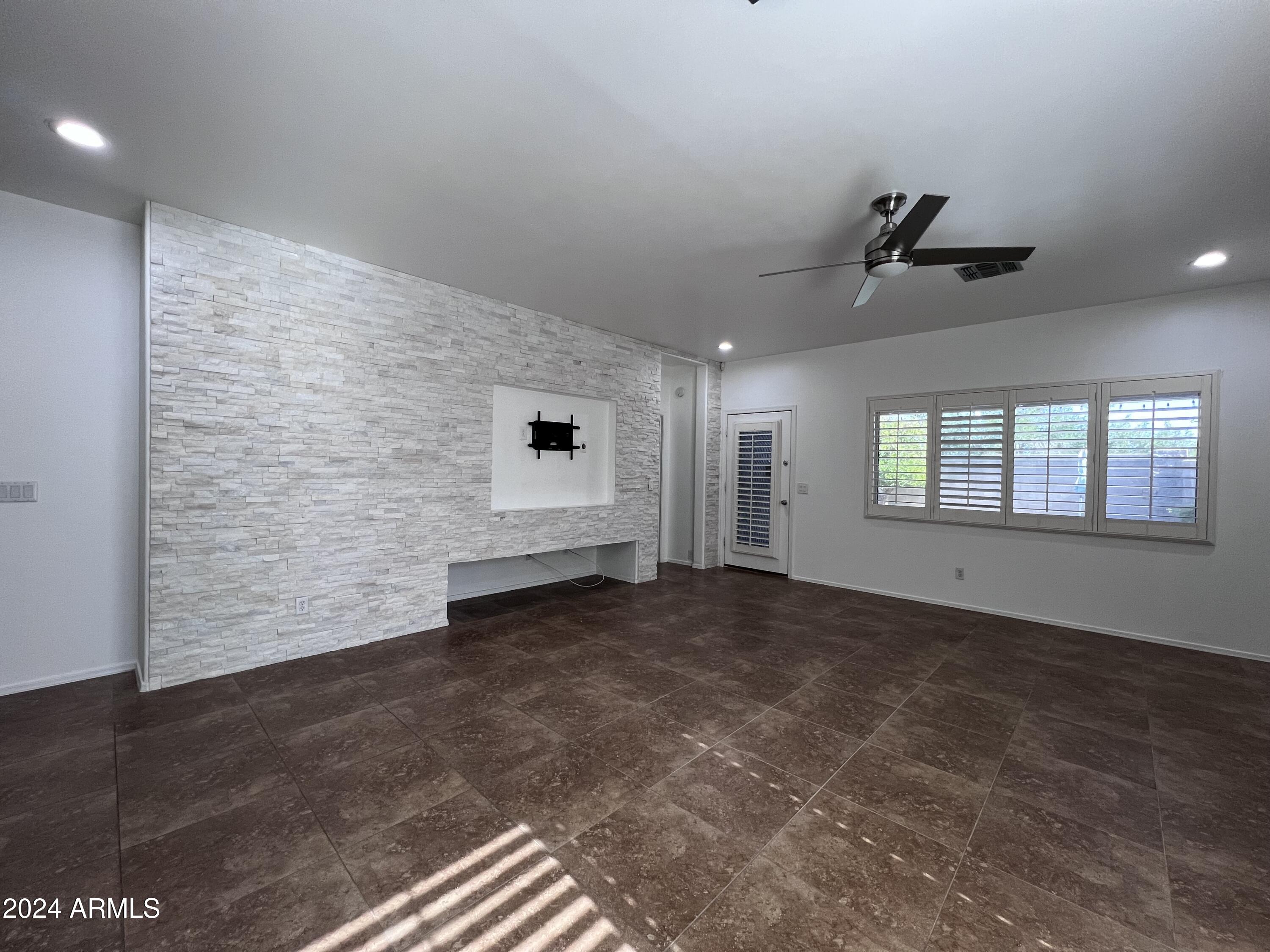 7739 W VIA DEL SOL --