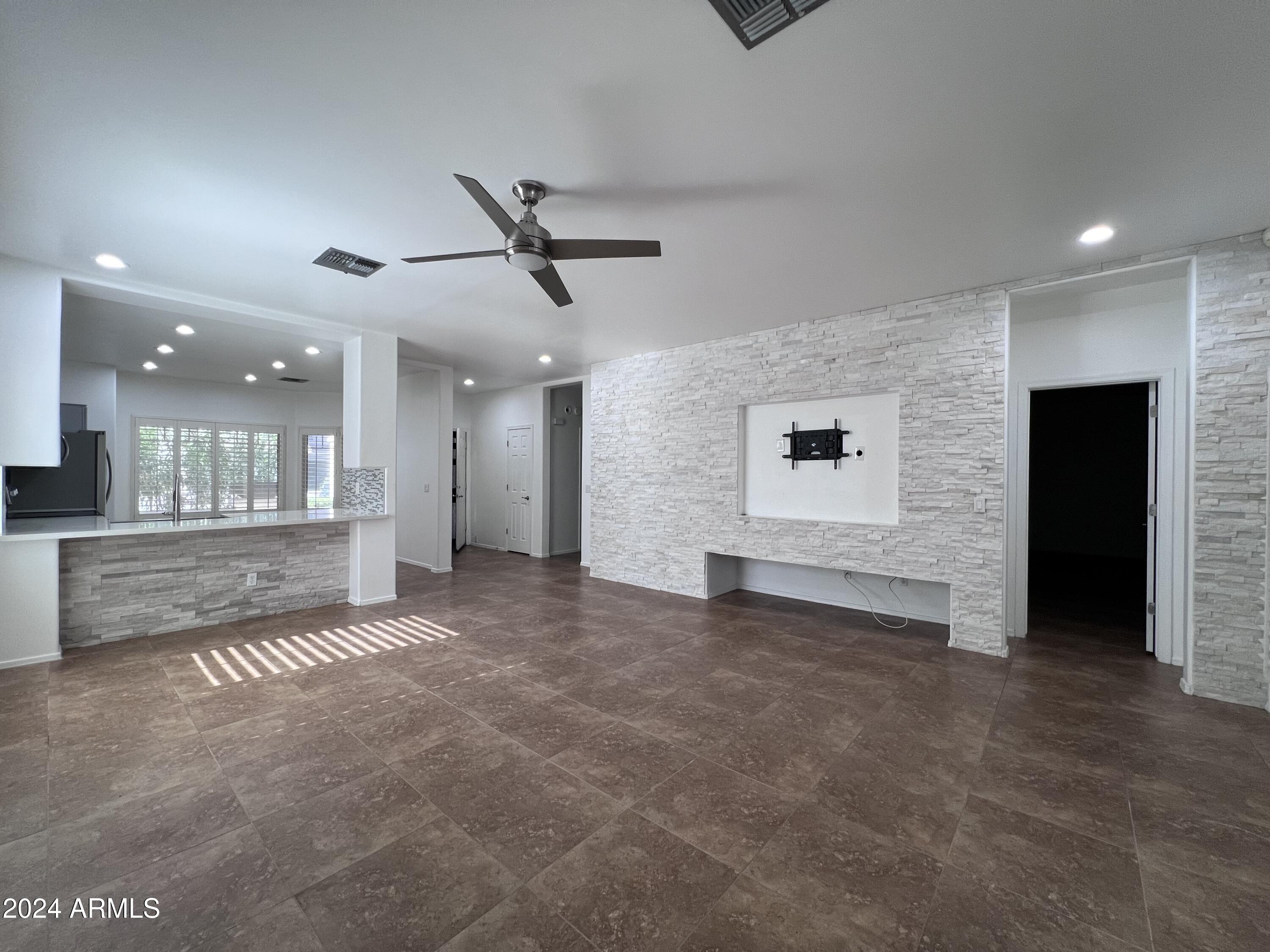 7739 W VIA DEL SOL --