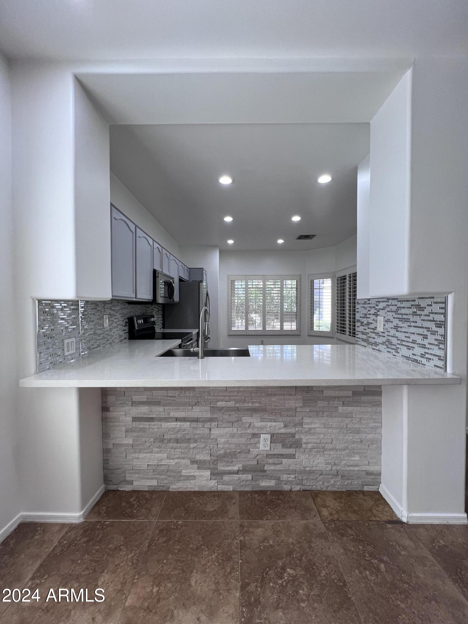 7739 W VIA DEL SOL --