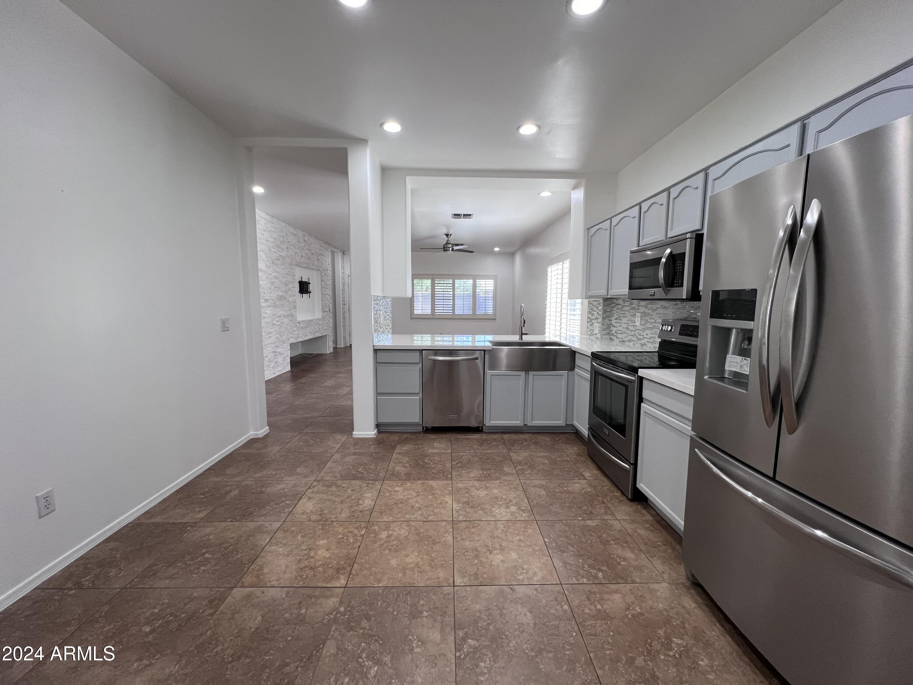 7739 W VIA DEL SOL --