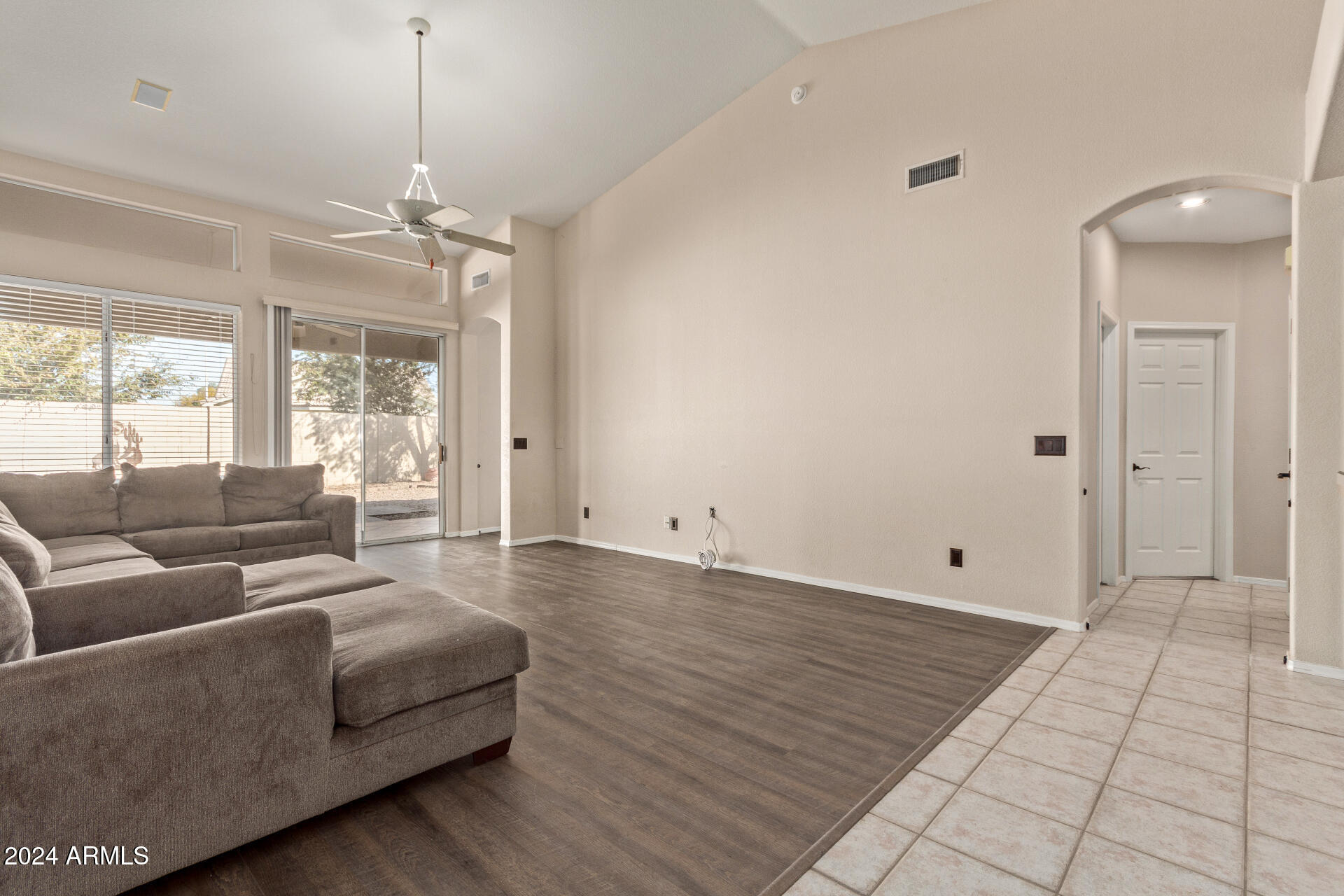 1362 E SHANNON Street