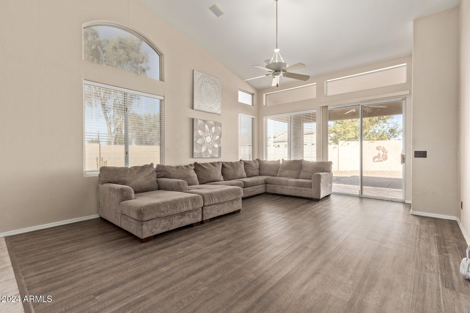 1362 E SHANNON Street