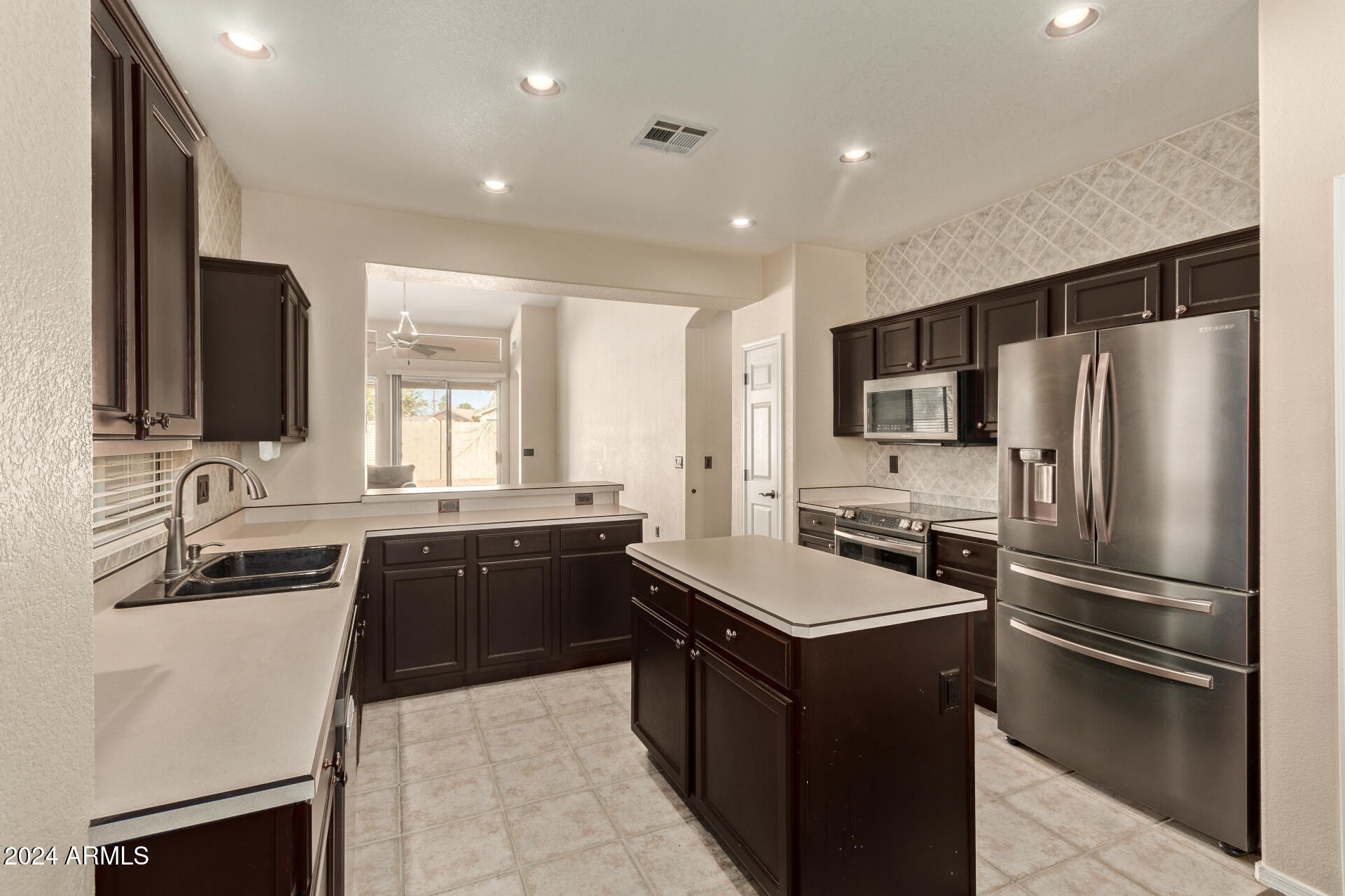 1362 E SHANNON Street