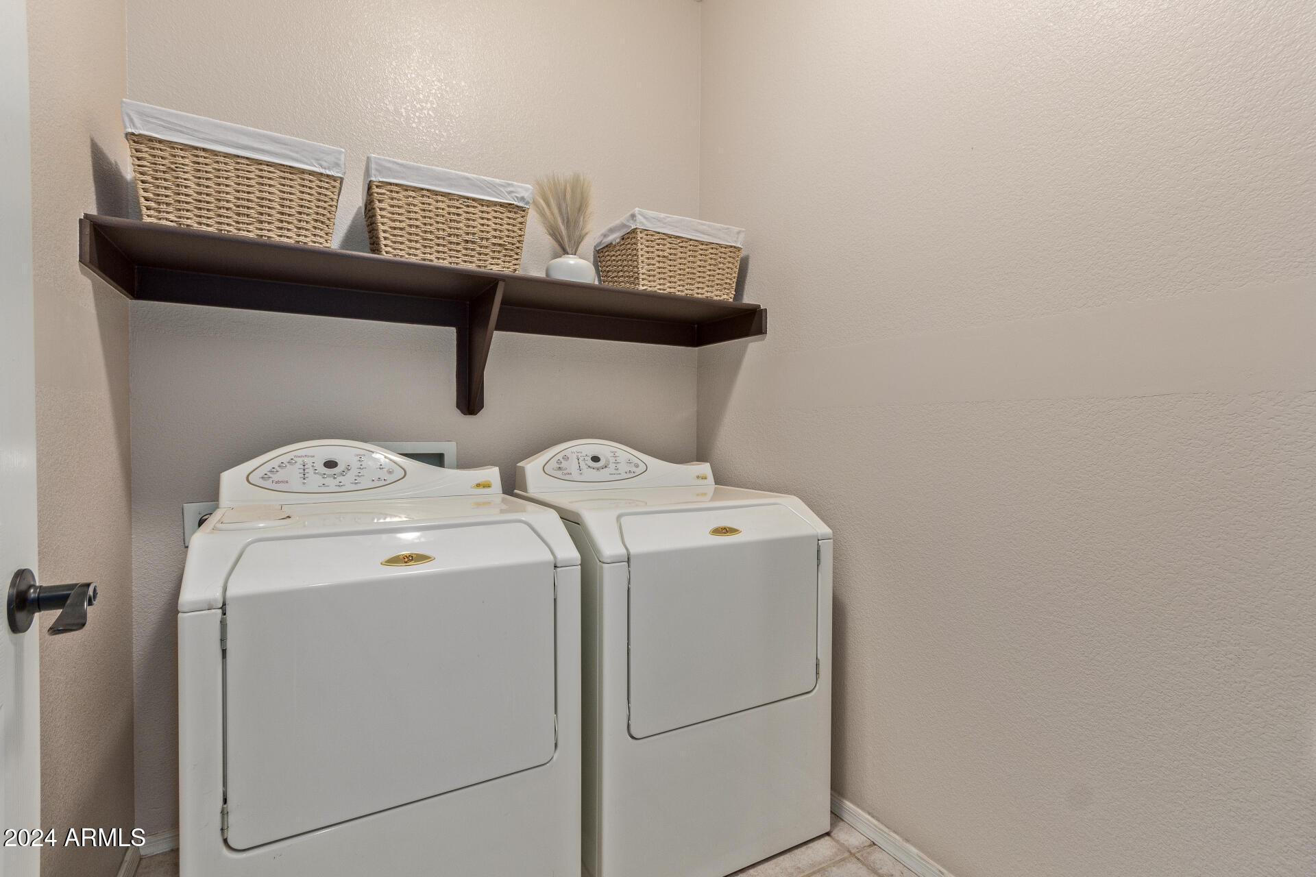 1362 E SHANNON Street