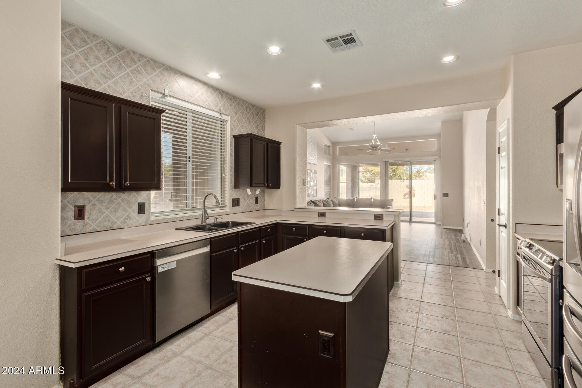 1362 E SHANNON Street