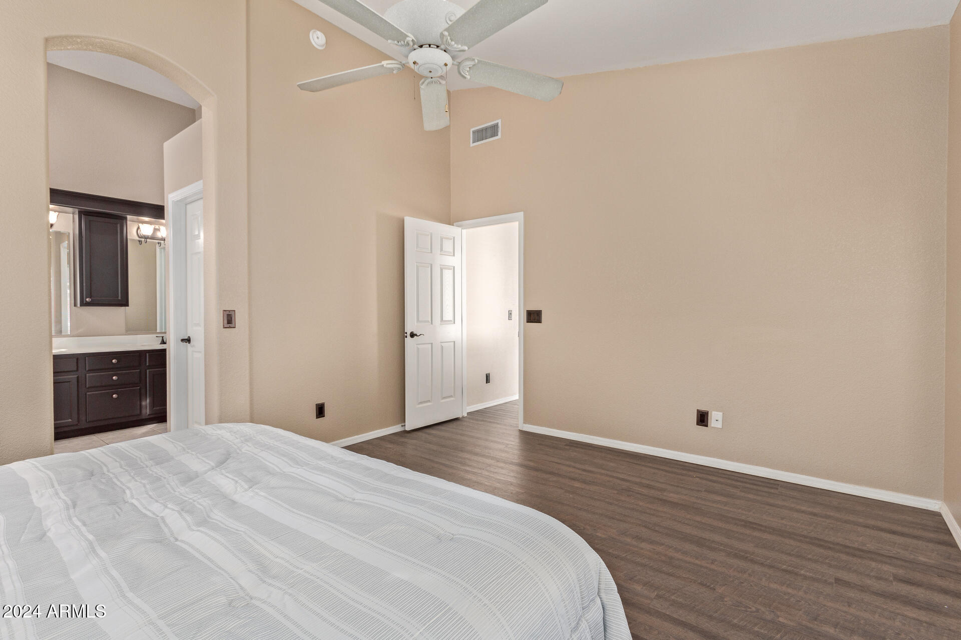 1362 E SHANNON Street