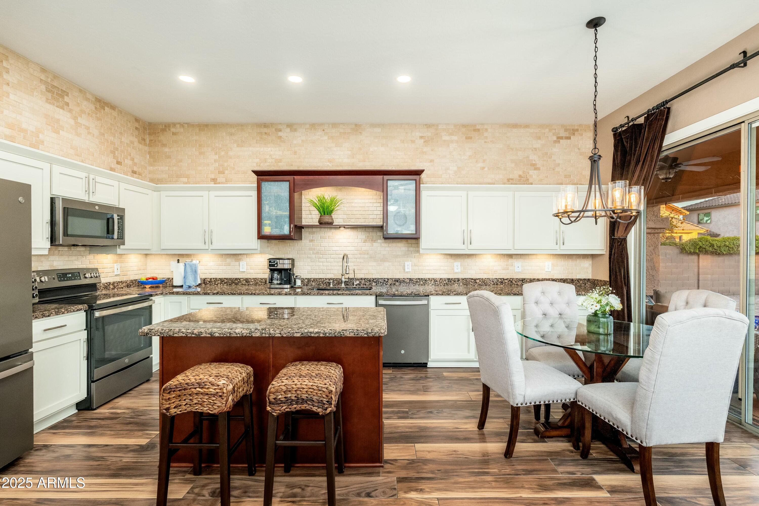 2257 W PERIWINKLE Way