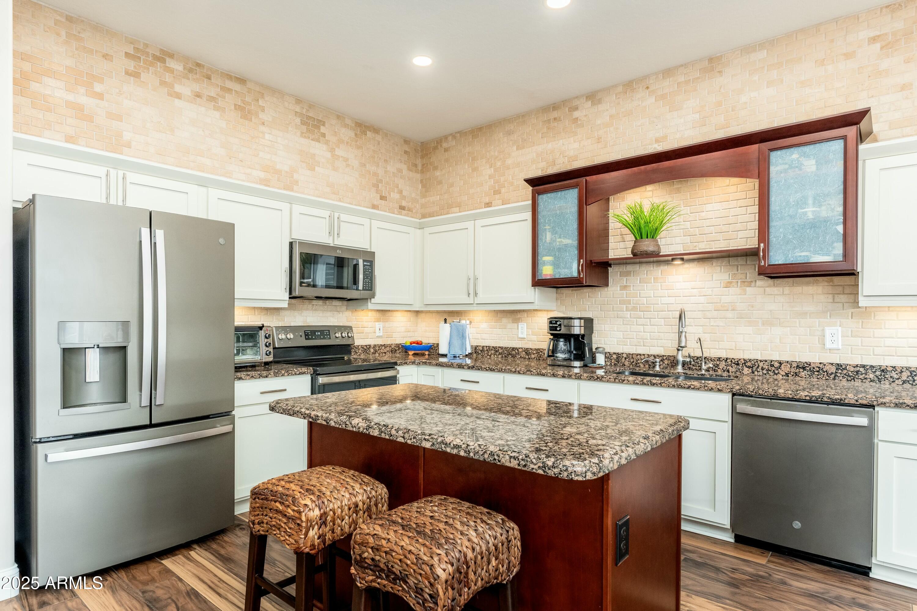 2257 W PERIWINKLE Way