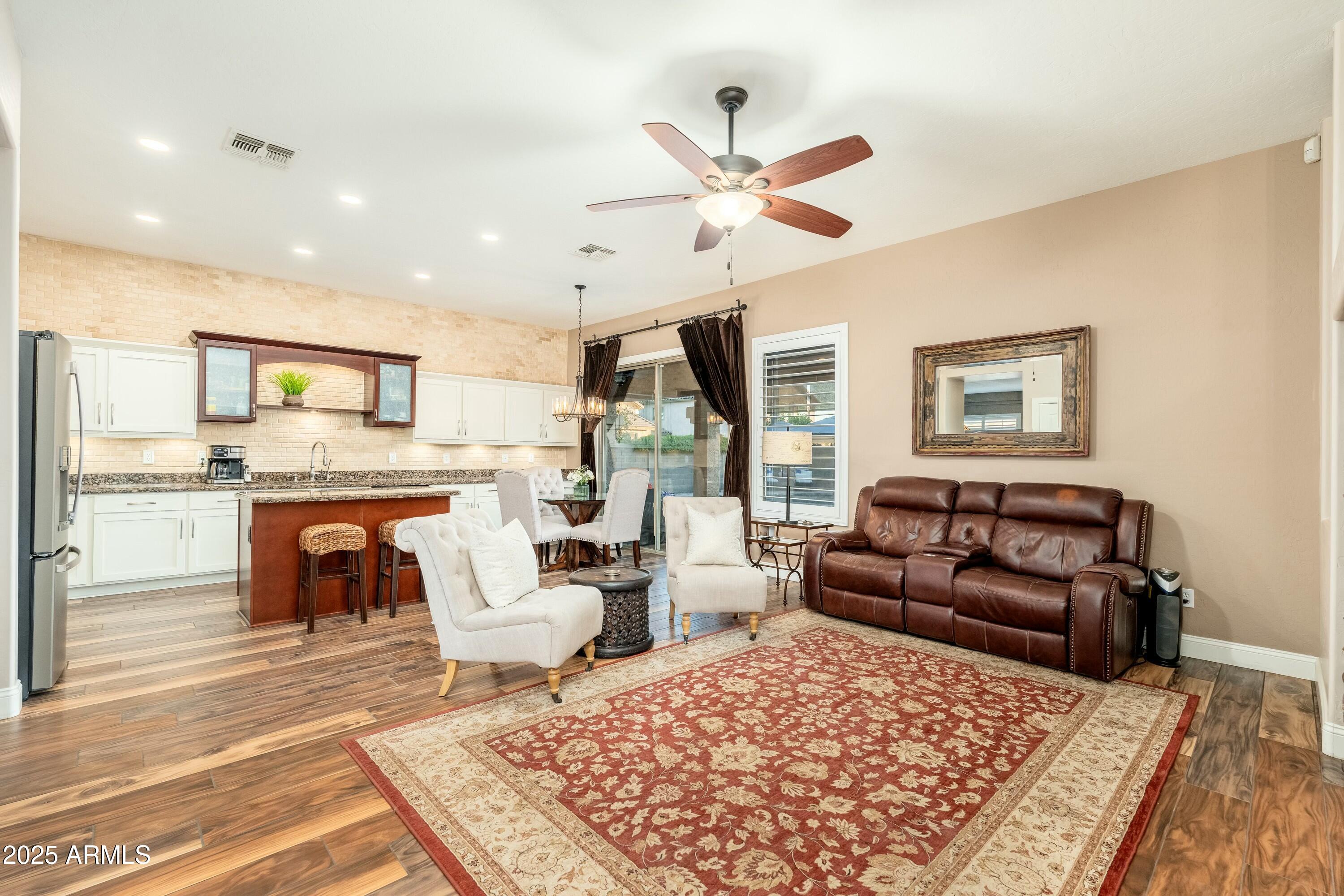 2257 W PERIWINKLE Way