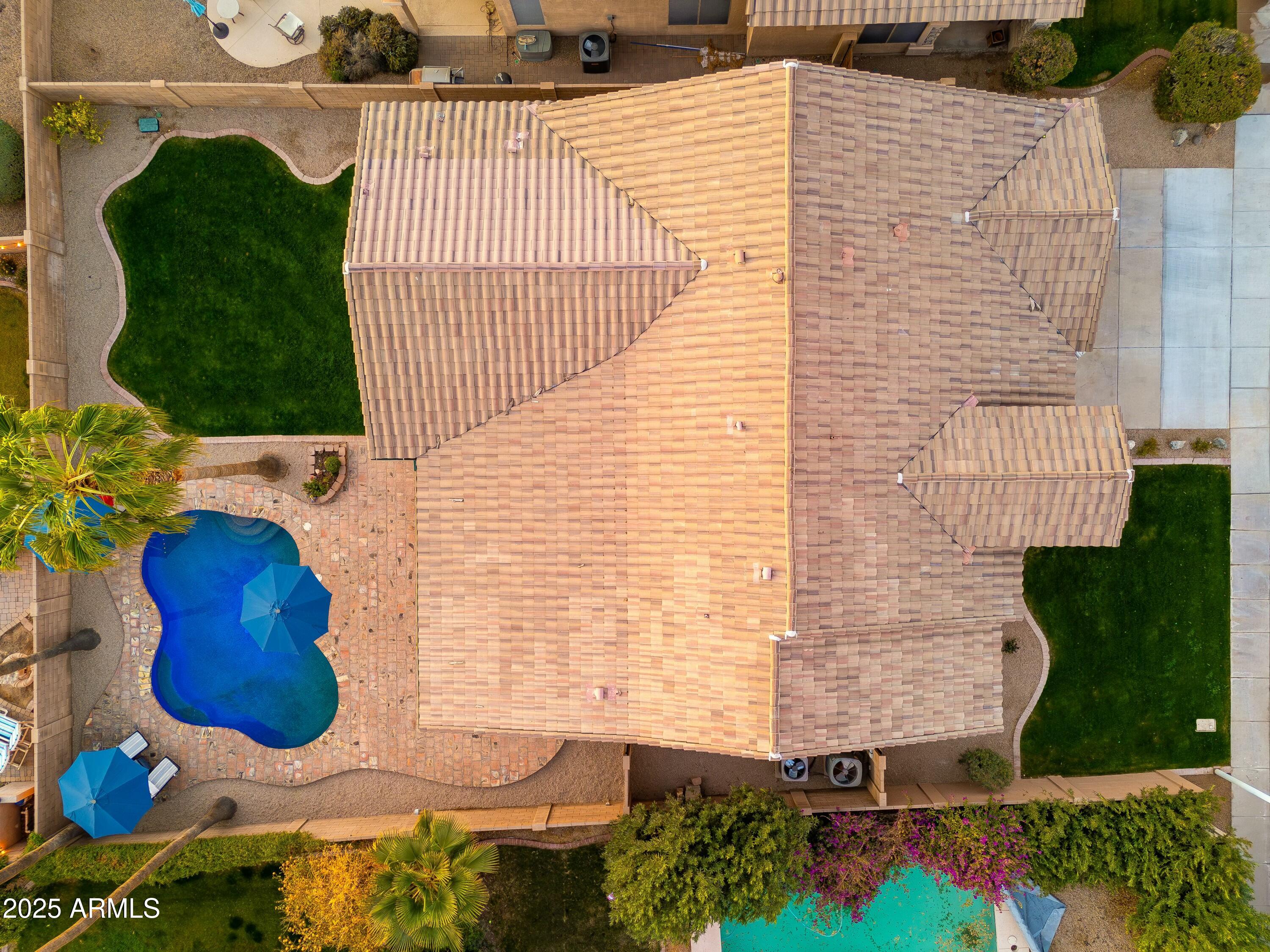 2257 W PERIWINKLE Way