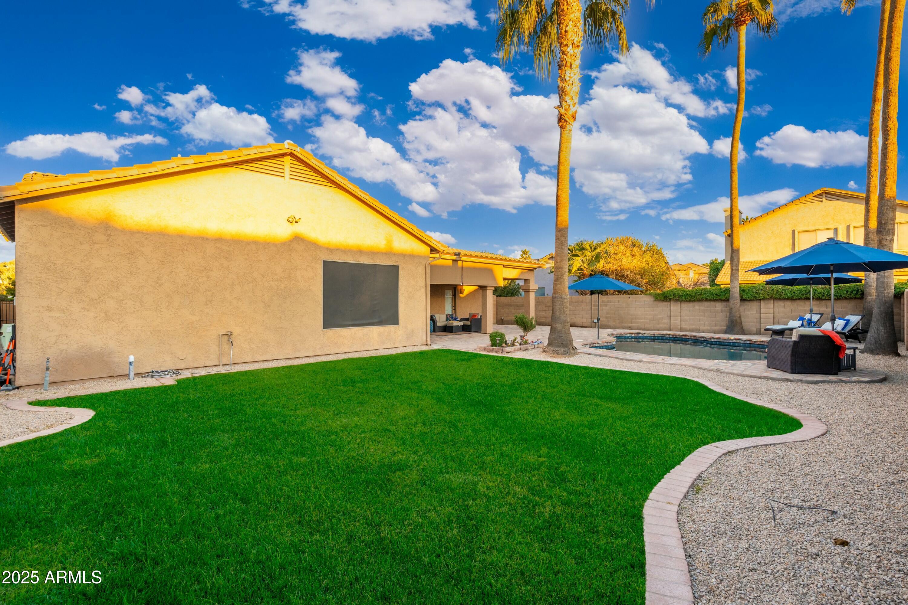 2257 W PERIWINKLE Way