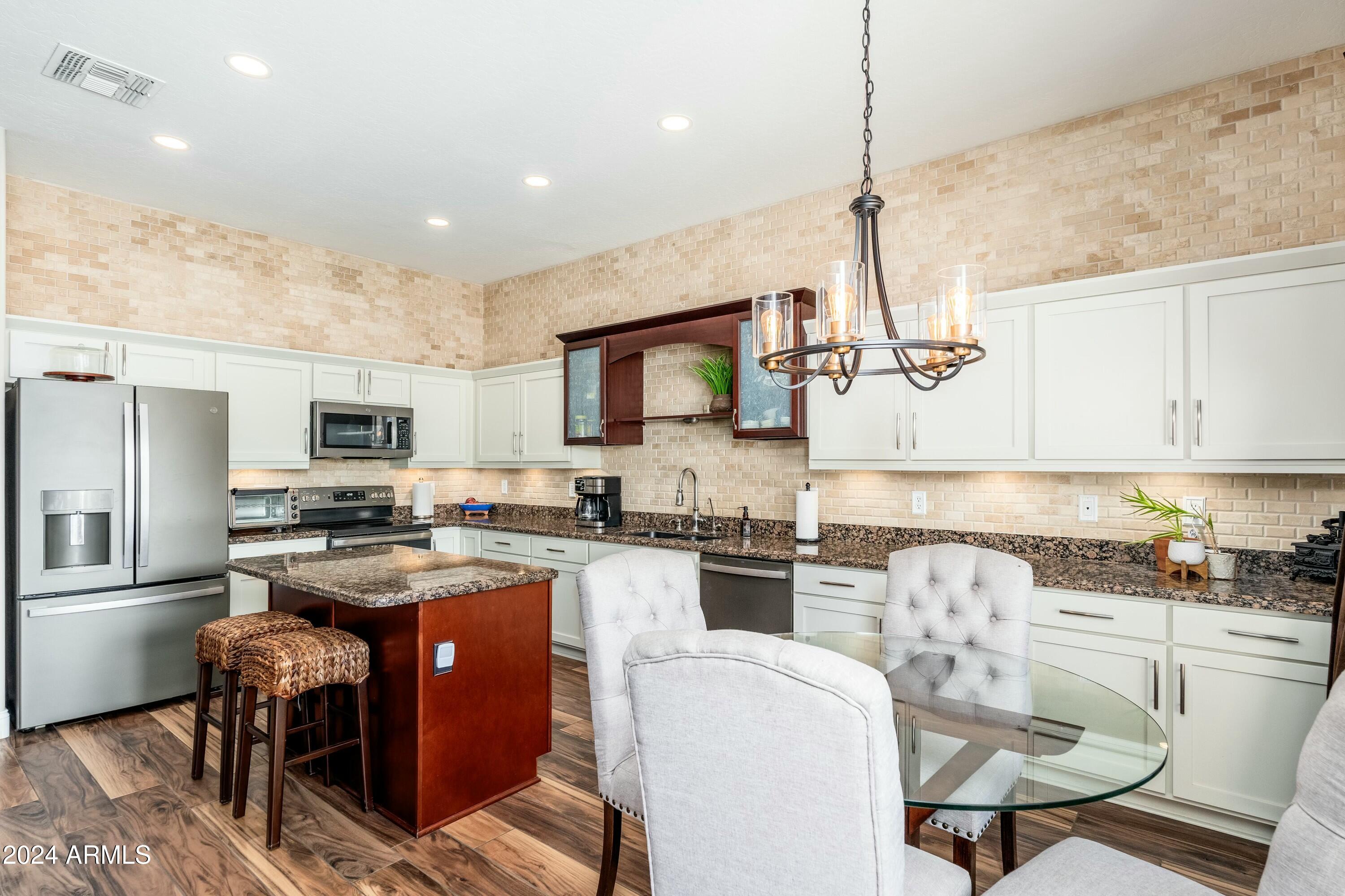 2257 W PERIWINKLE Way