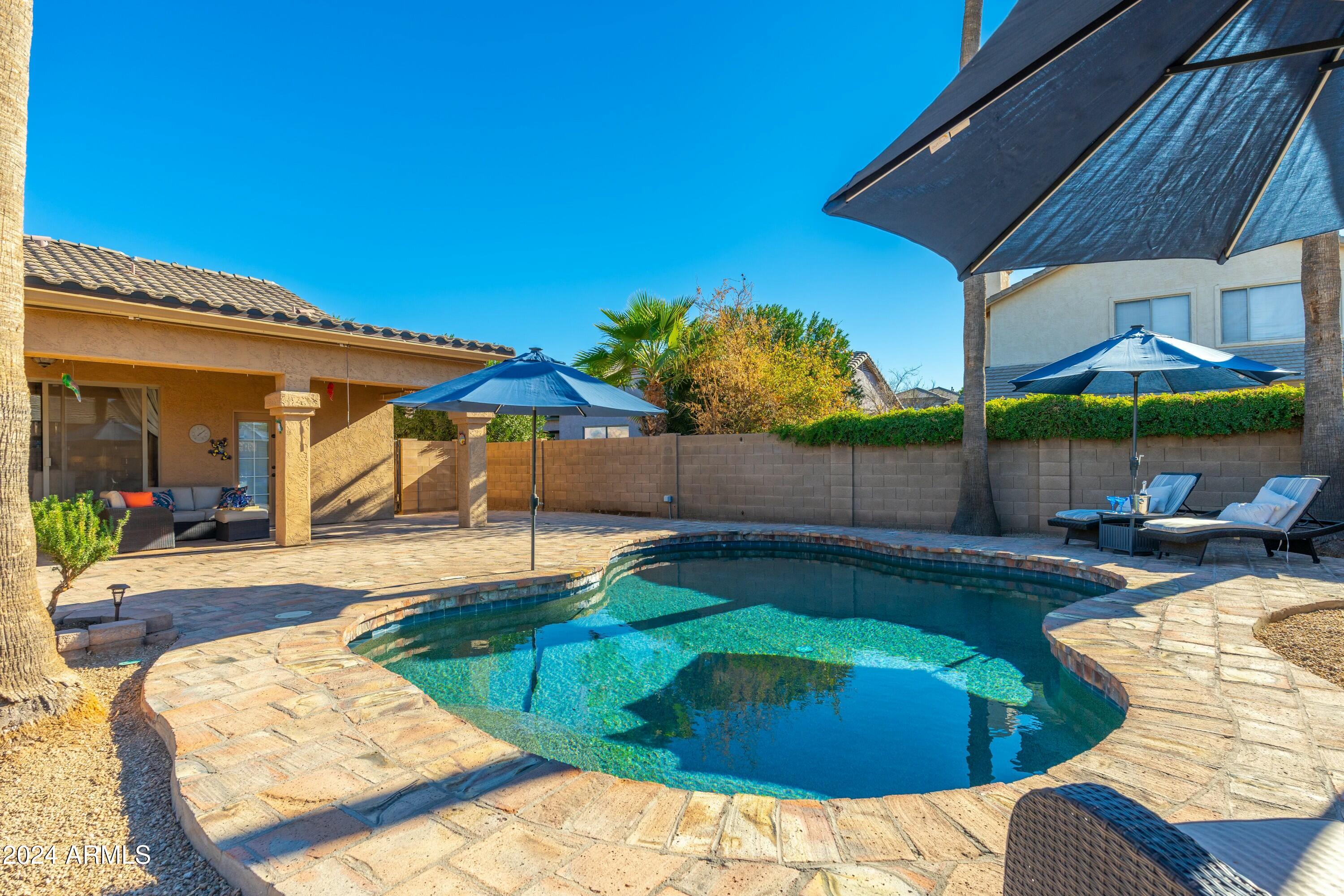 2257 W PERIWINKLE Way