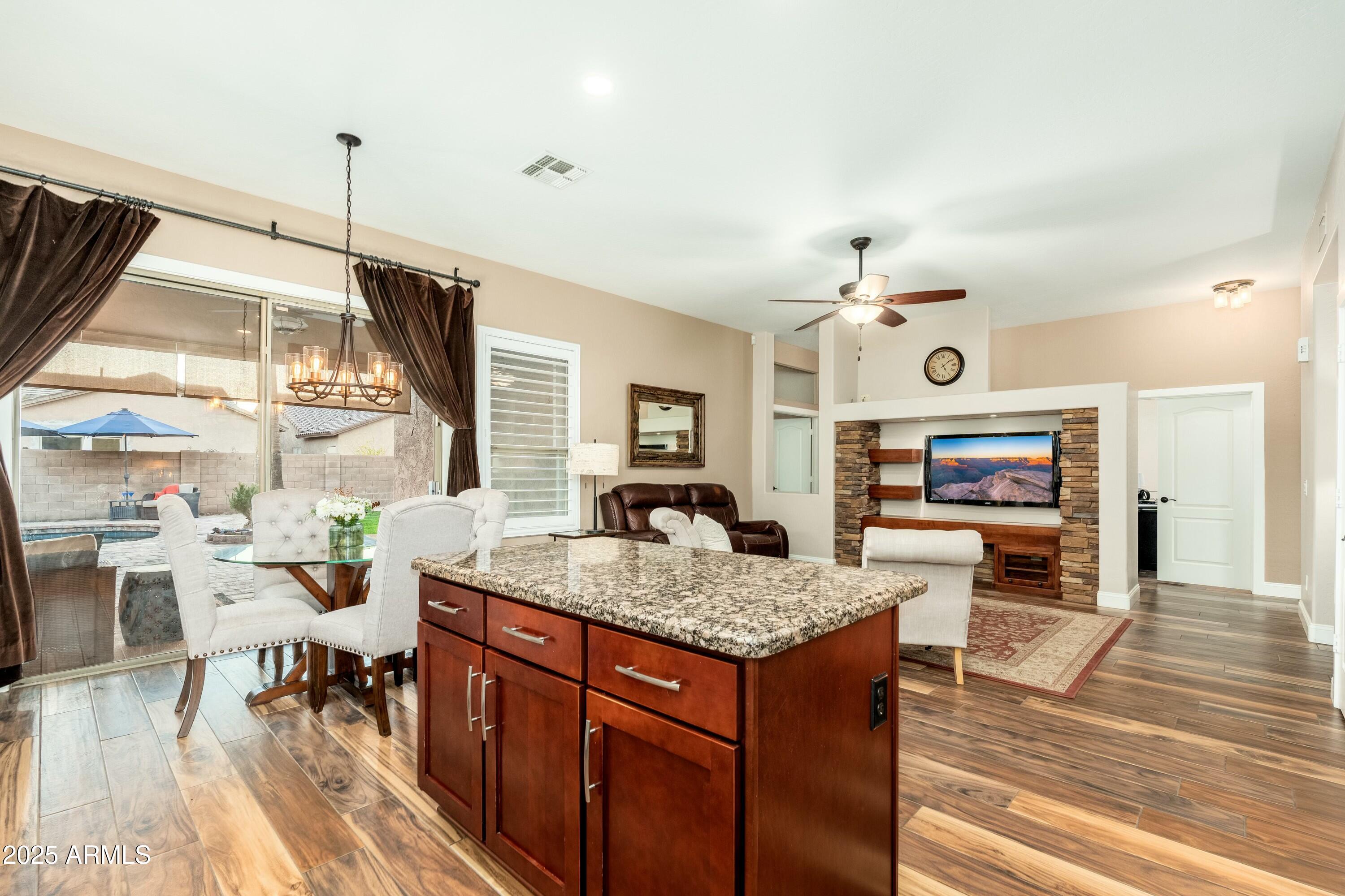 2257 W PERIWINKLE Way