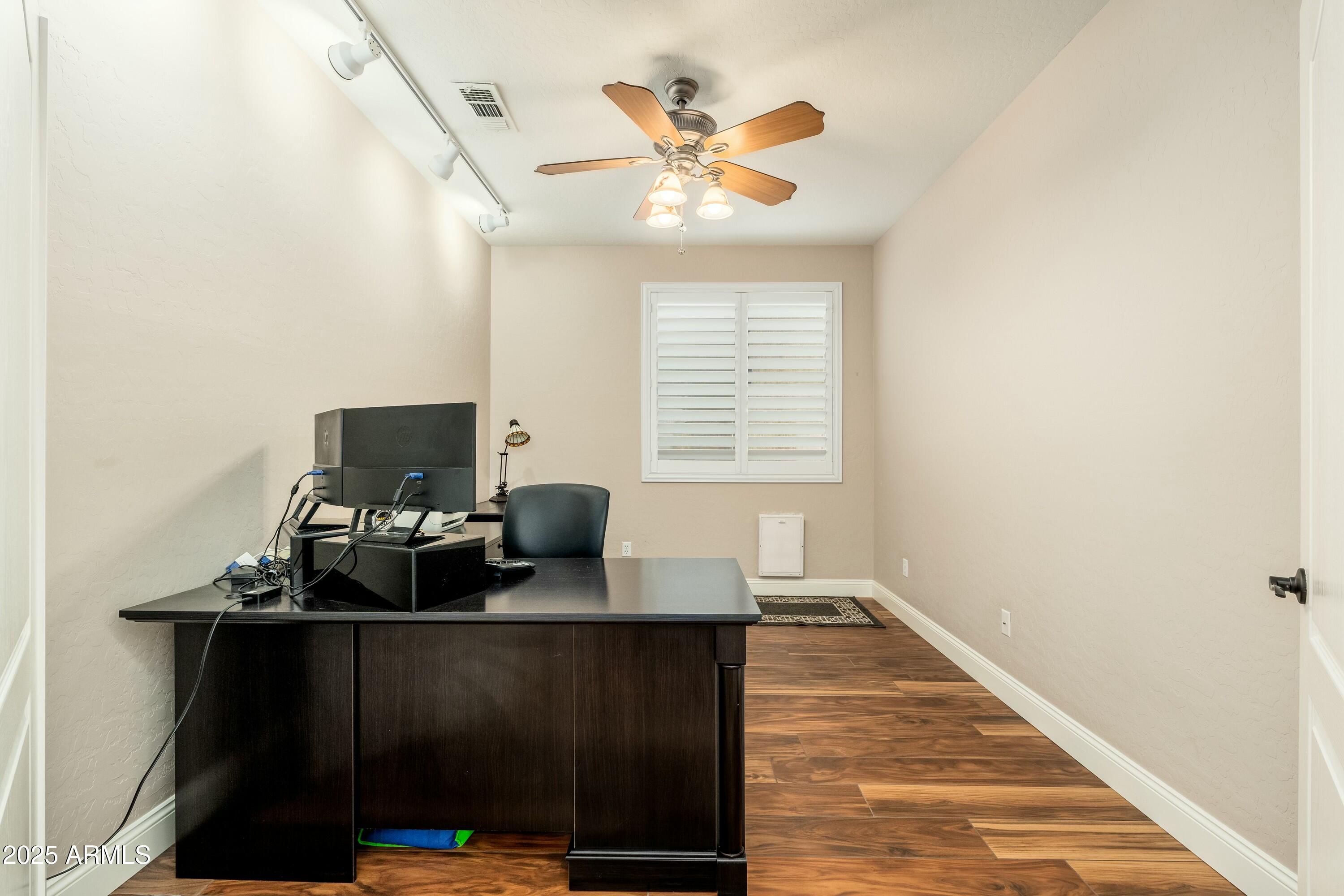 2257 W PERIWINKLE Way