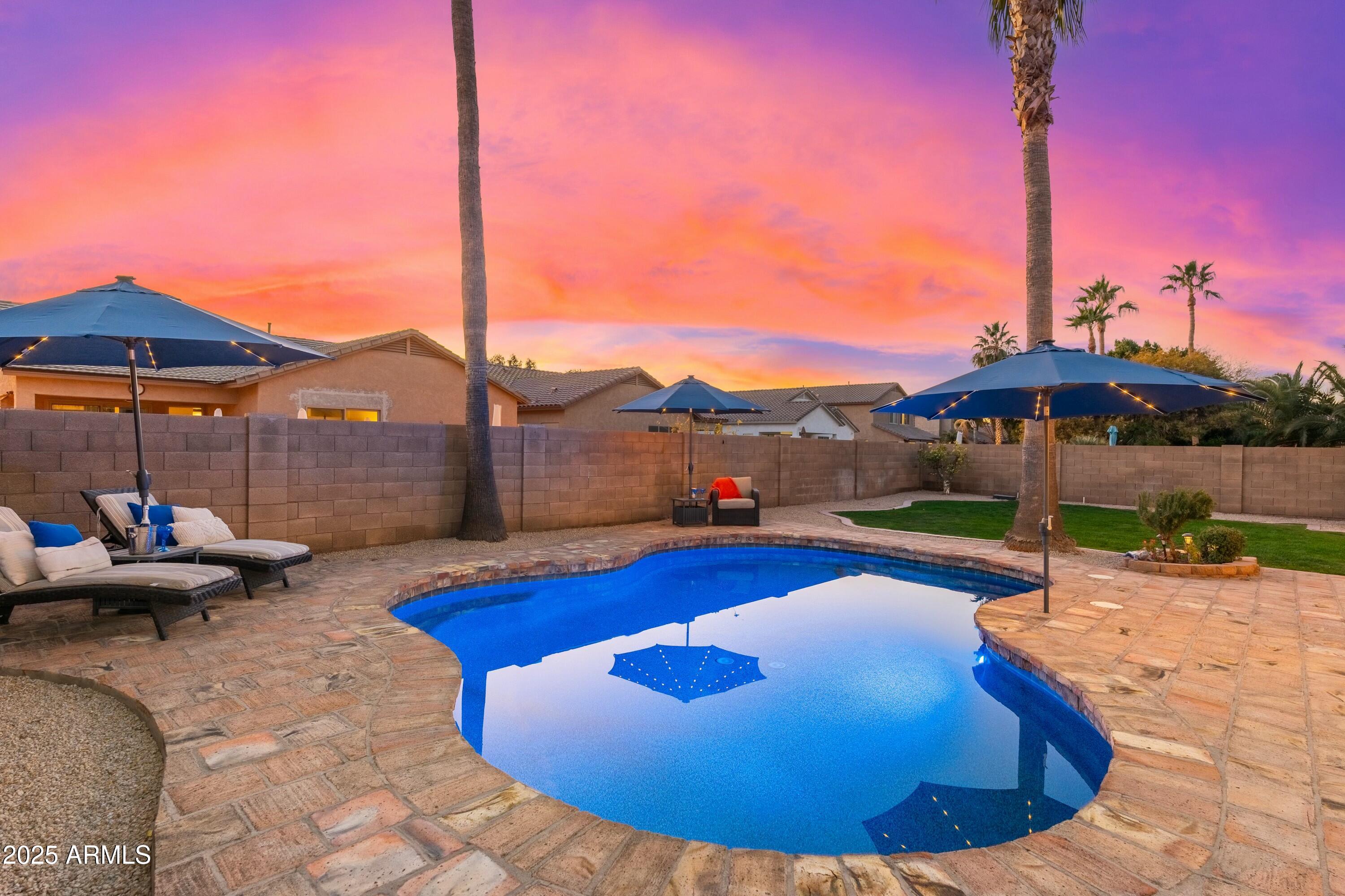 2257 W PERIWINKLE Way