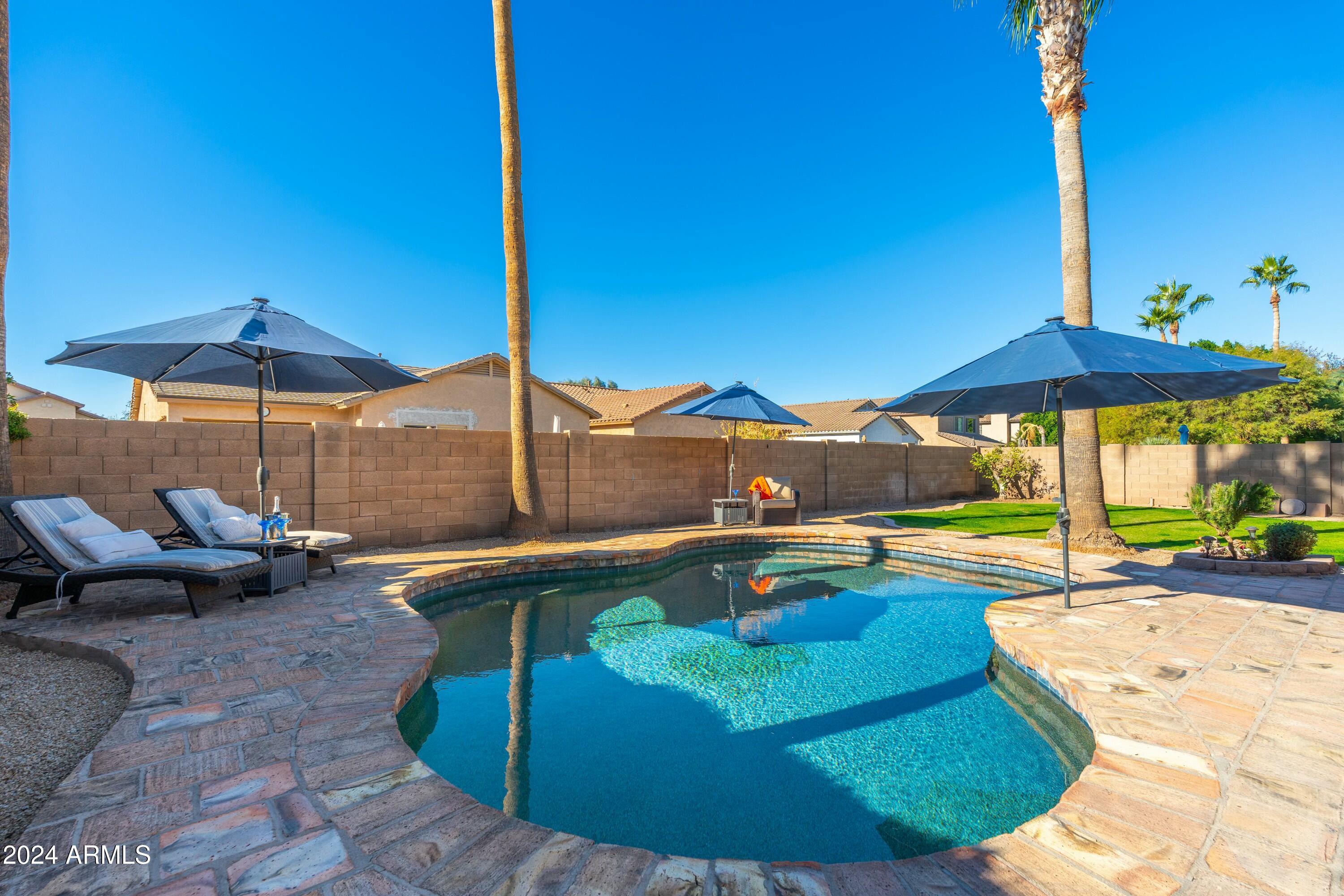 2257 W PERIWINKLE Way