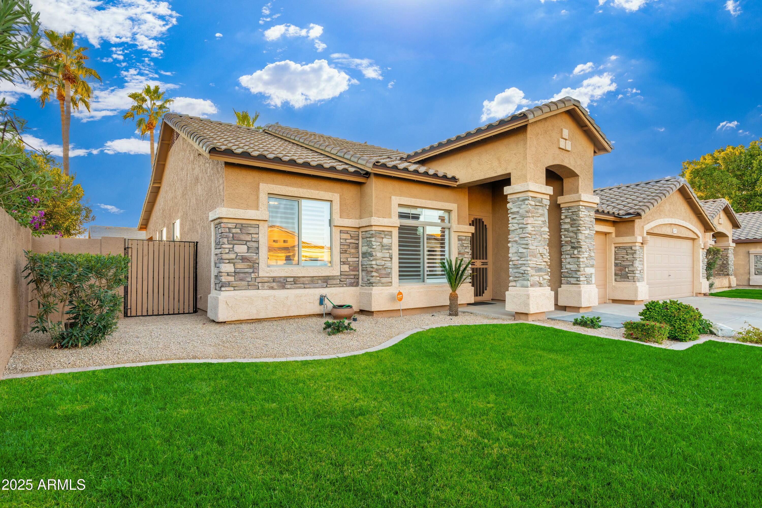 2257 W PERIWINKLE Way