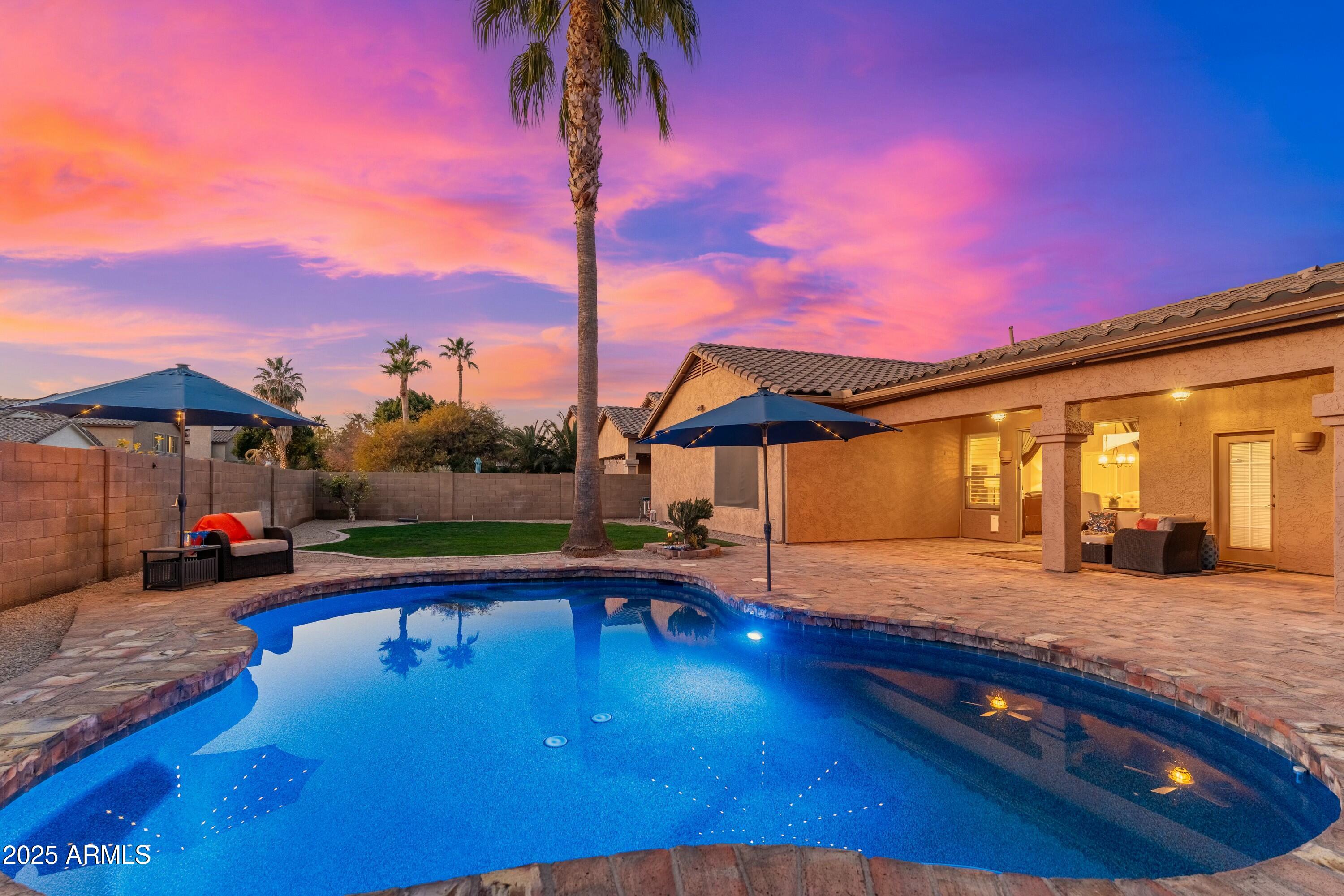 2257 W PERIWINKLE Way