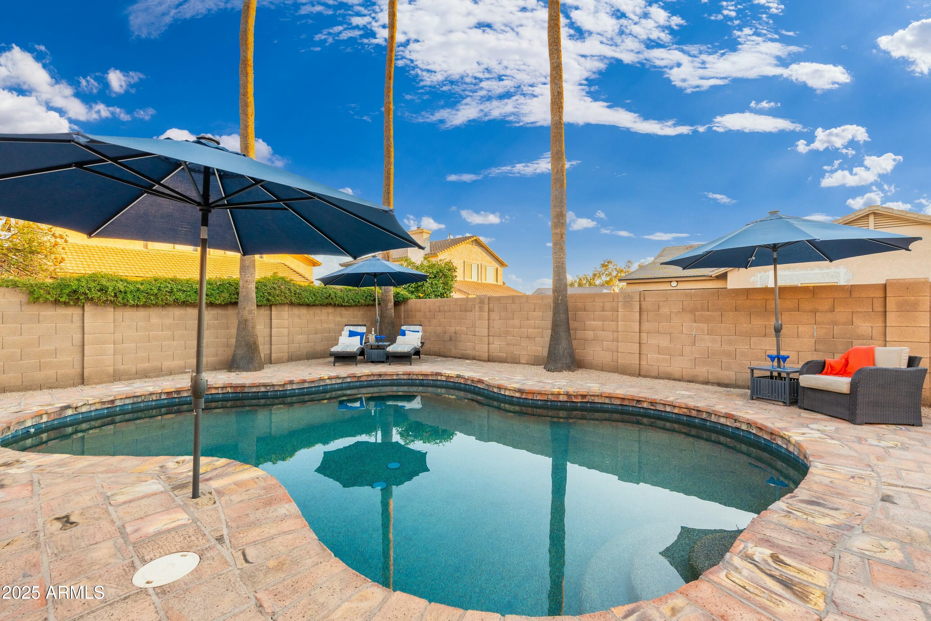 2257 W PERIWINKLE Way