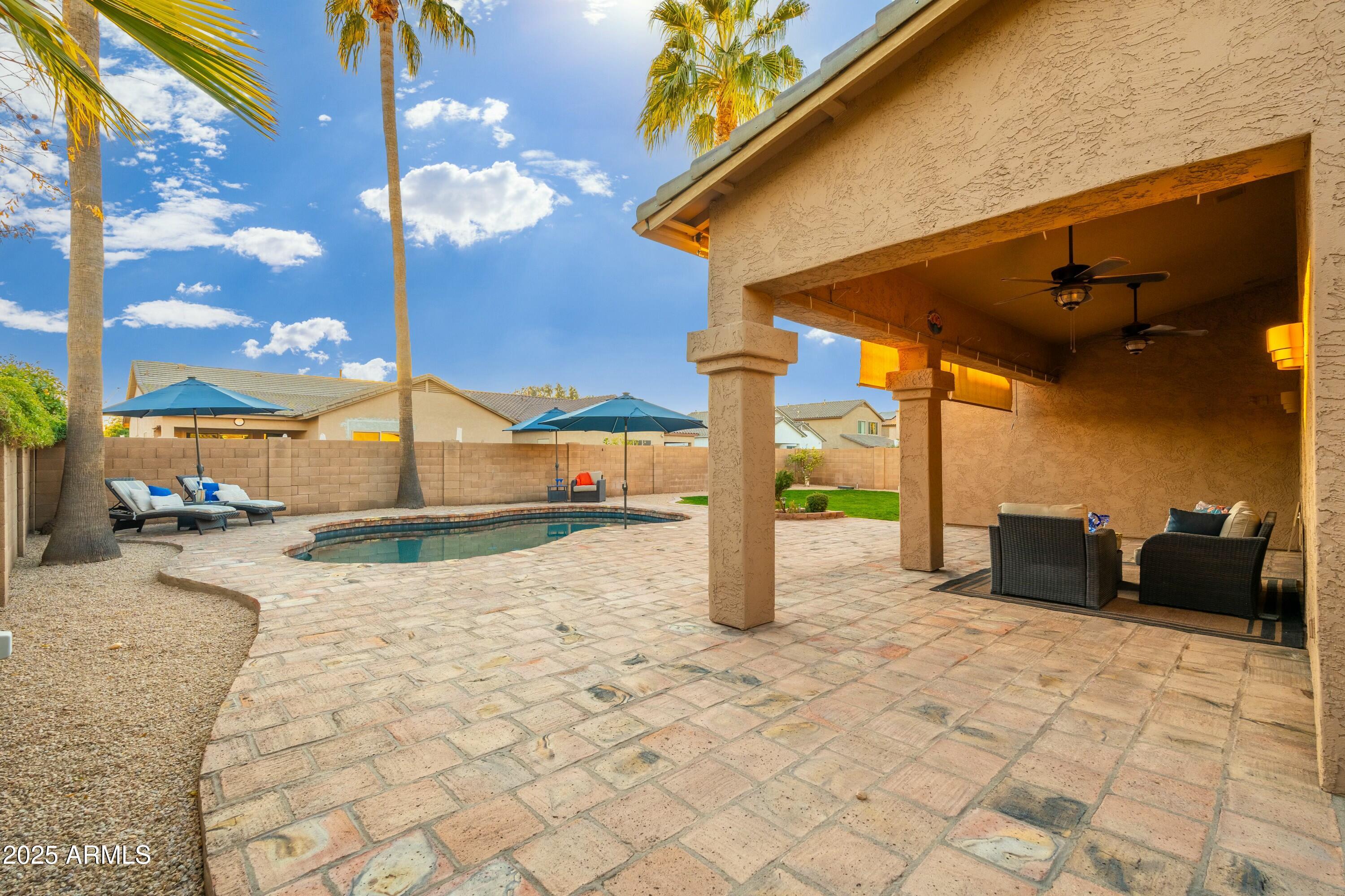 2257 W PERIWINKLE Way