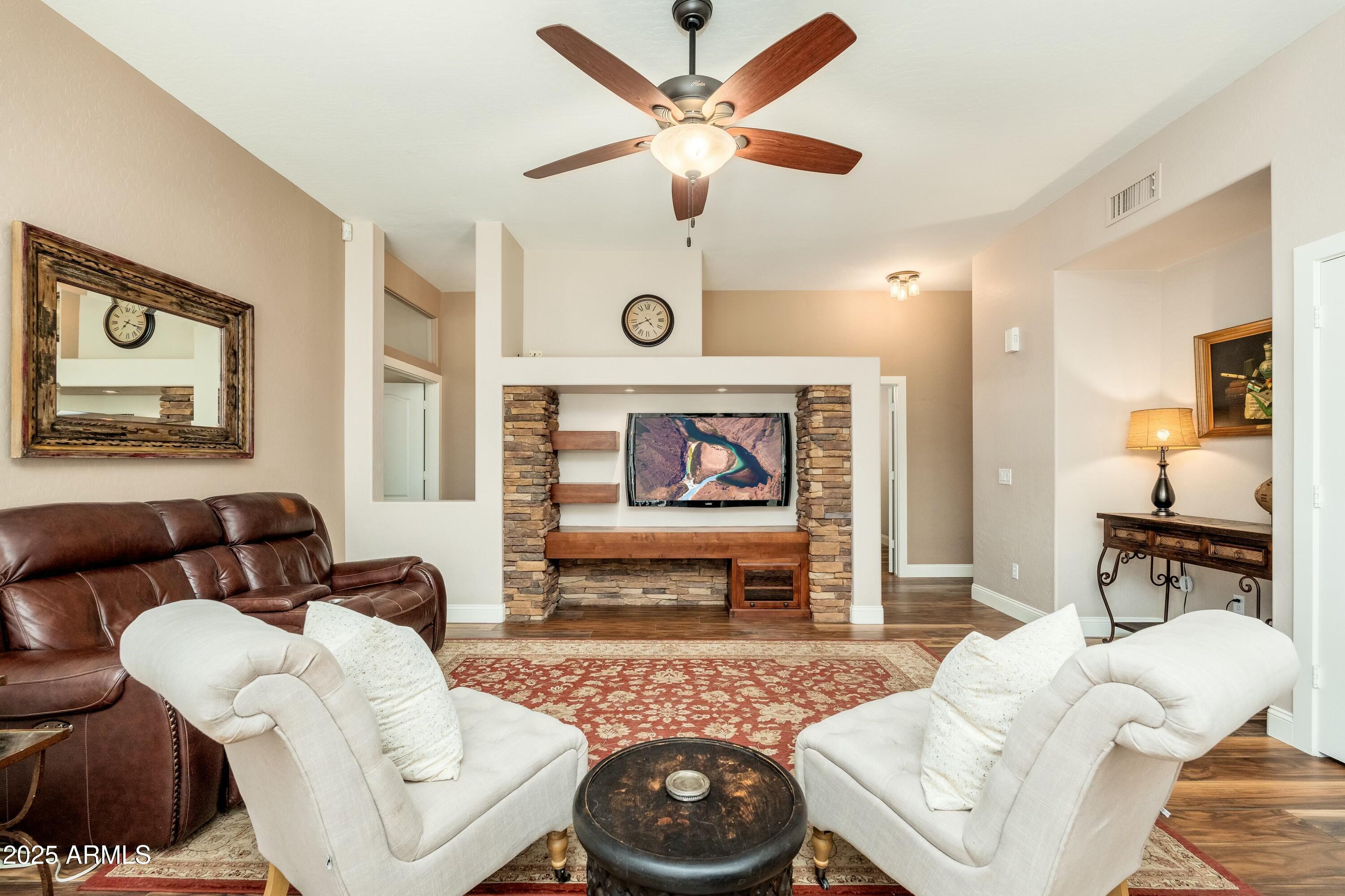 2257 W PERIWINKLE Way