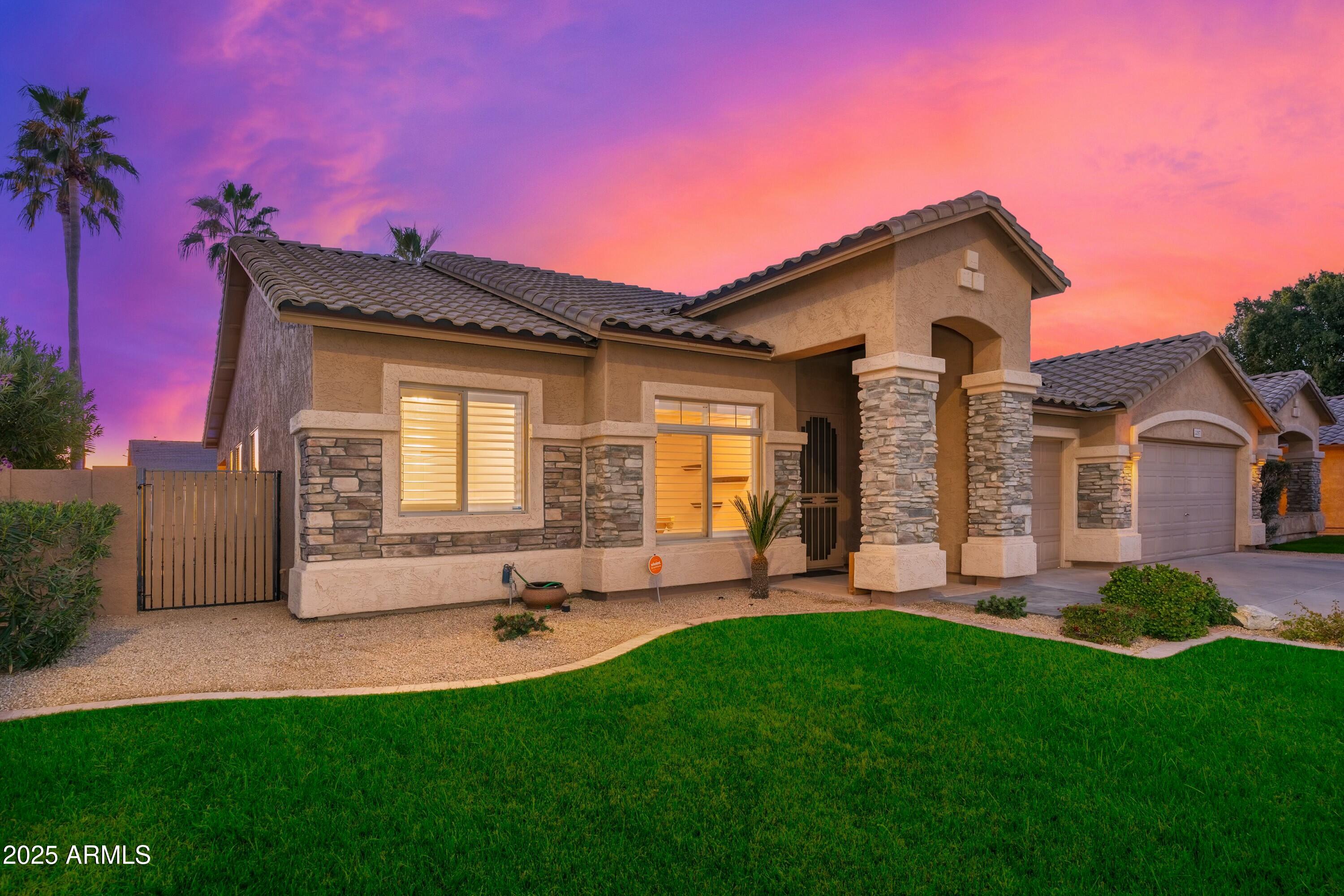 2257 W PERIWINKLE Way