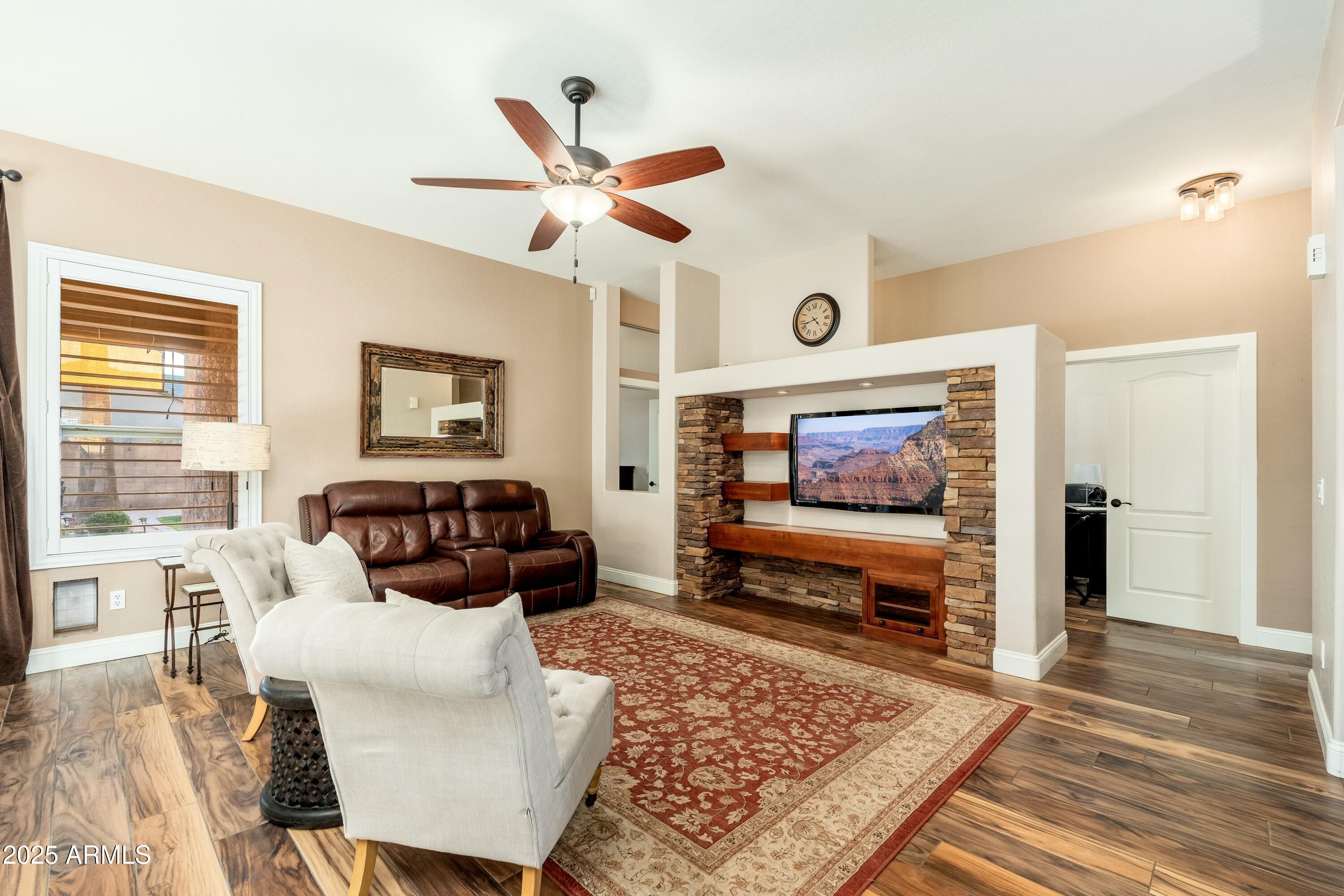 2257 W PERIWINKLE Way