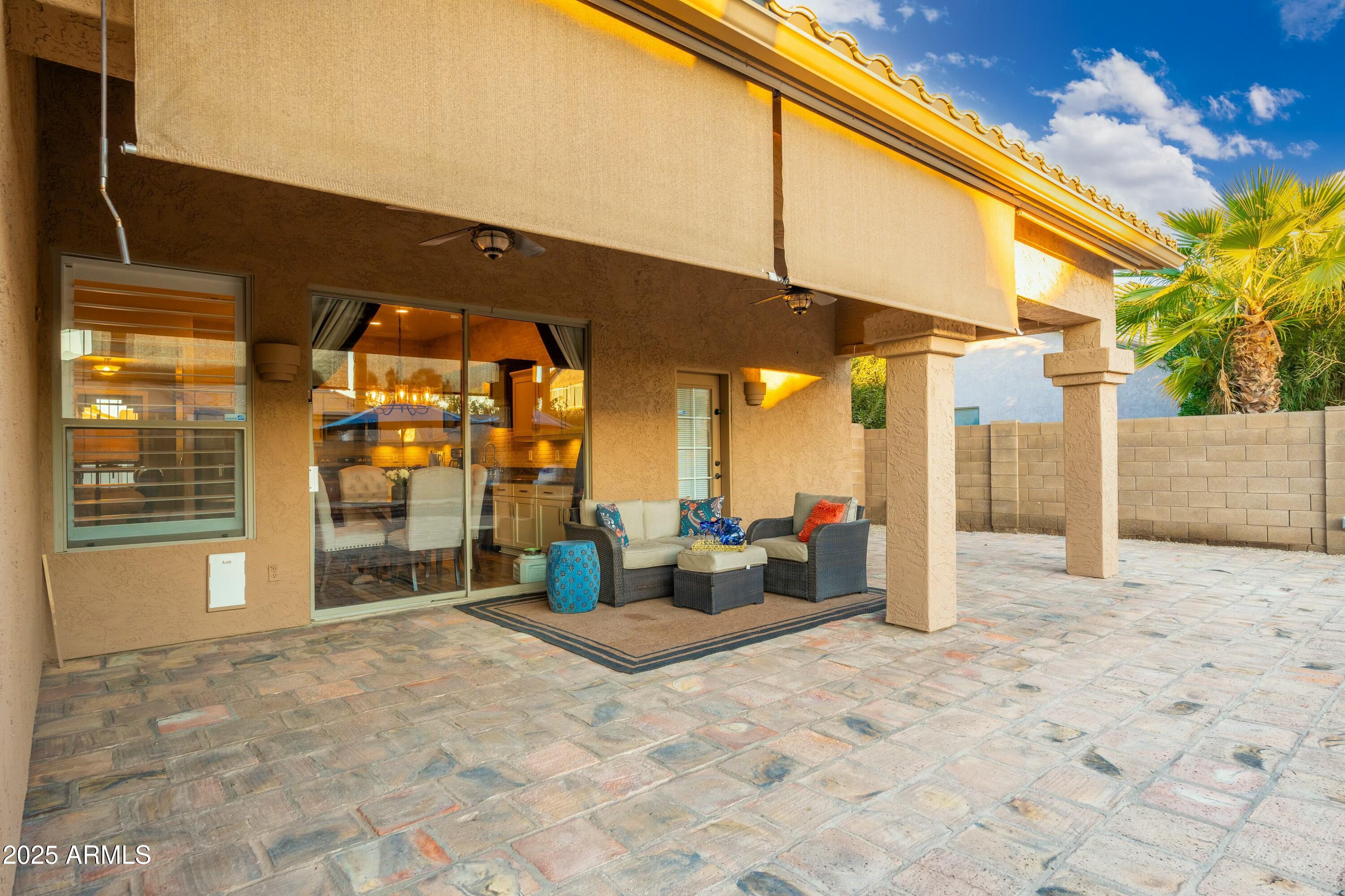 2257 W PERIWINKLE Way