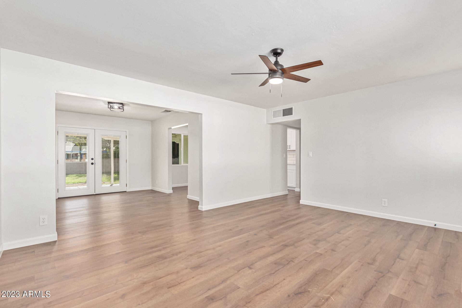 1325 E DON CARLOS Avenue