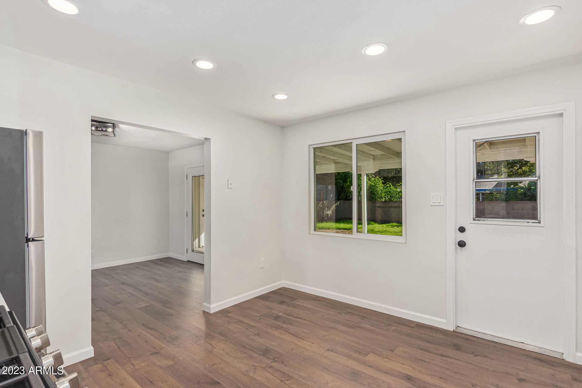 1325 E DON CARLOS Avenue