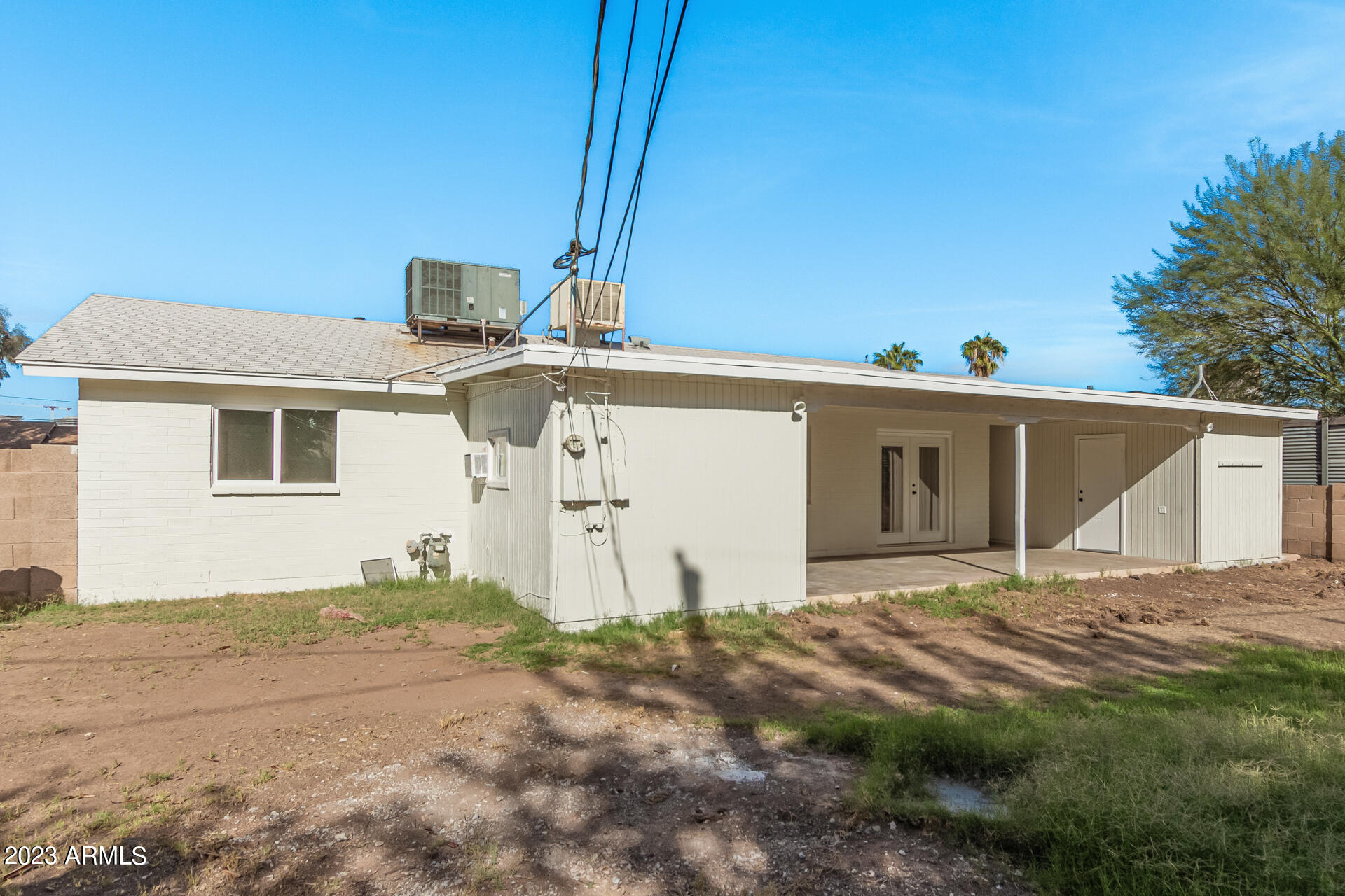 1325 E DON CARLOS Avenue