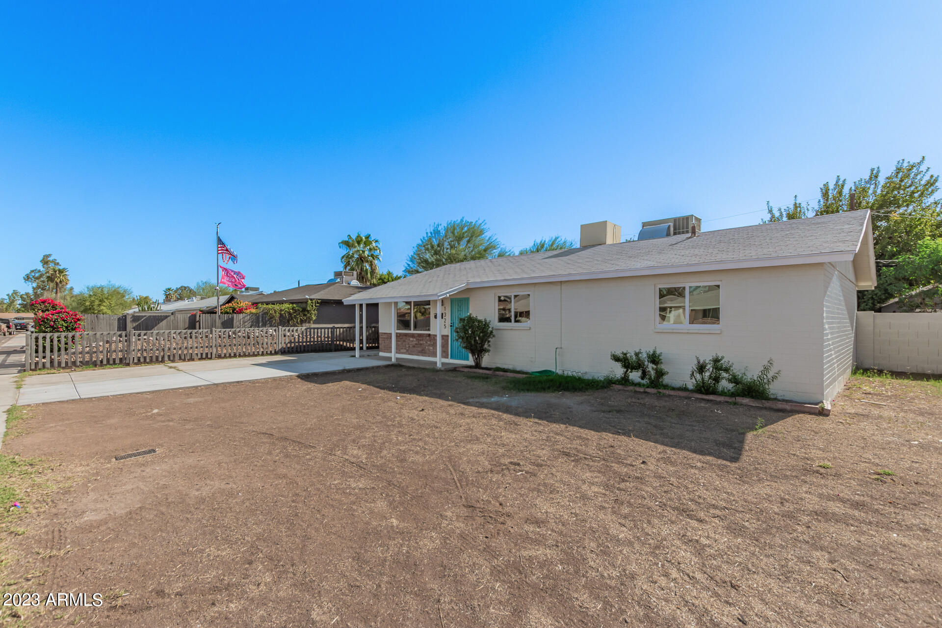 1325 E DON CARLOS Avenue