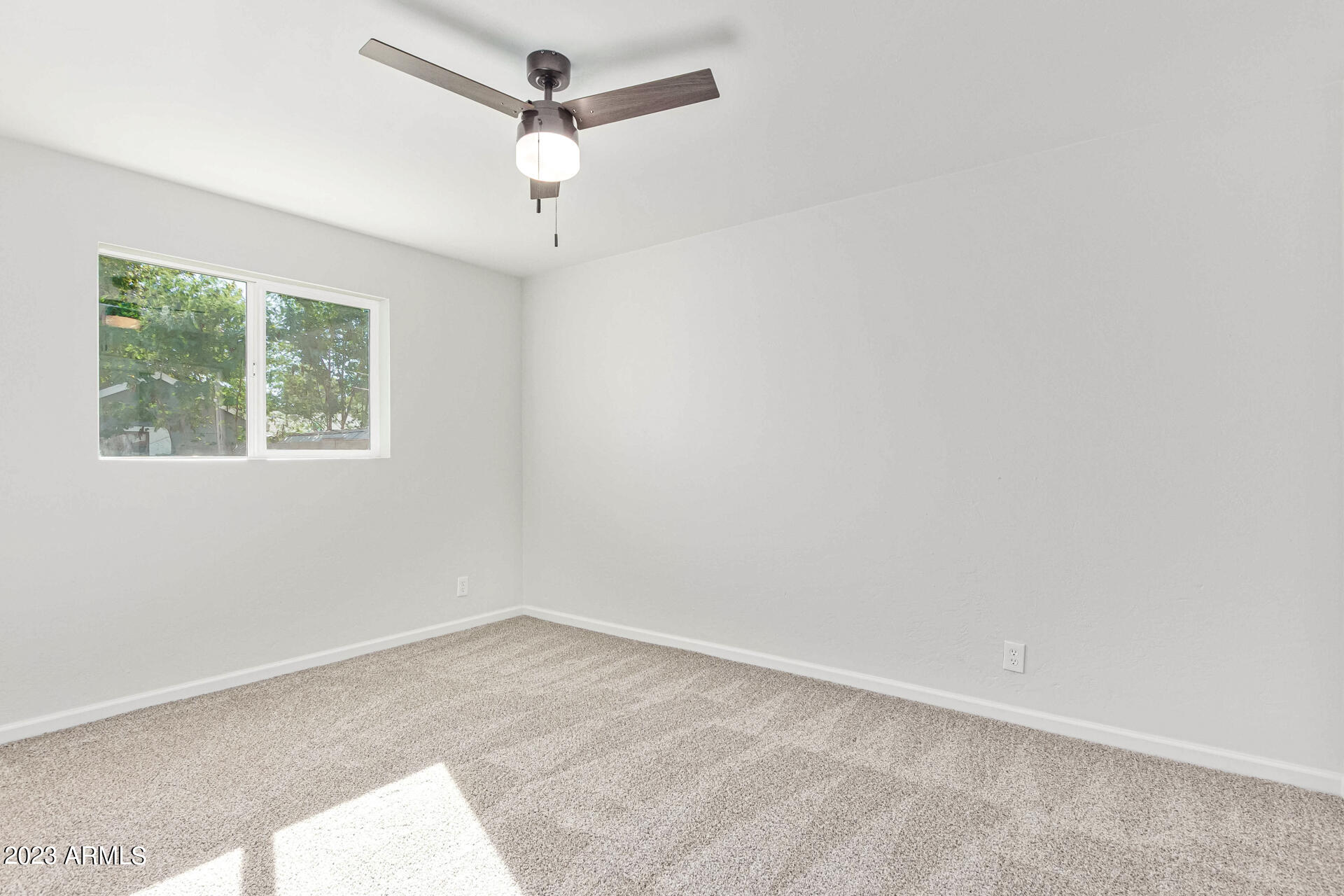 1325 E DON CARLOS Avenue