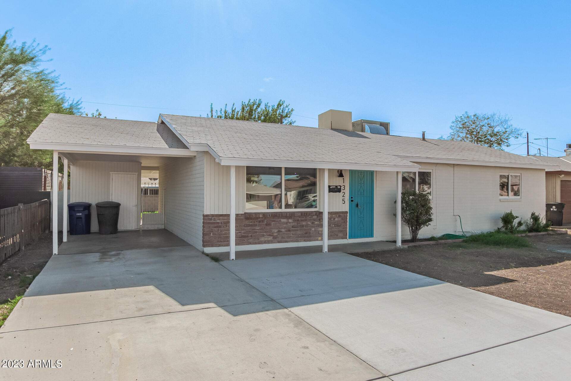 1325 E DON CARLOS Avenue