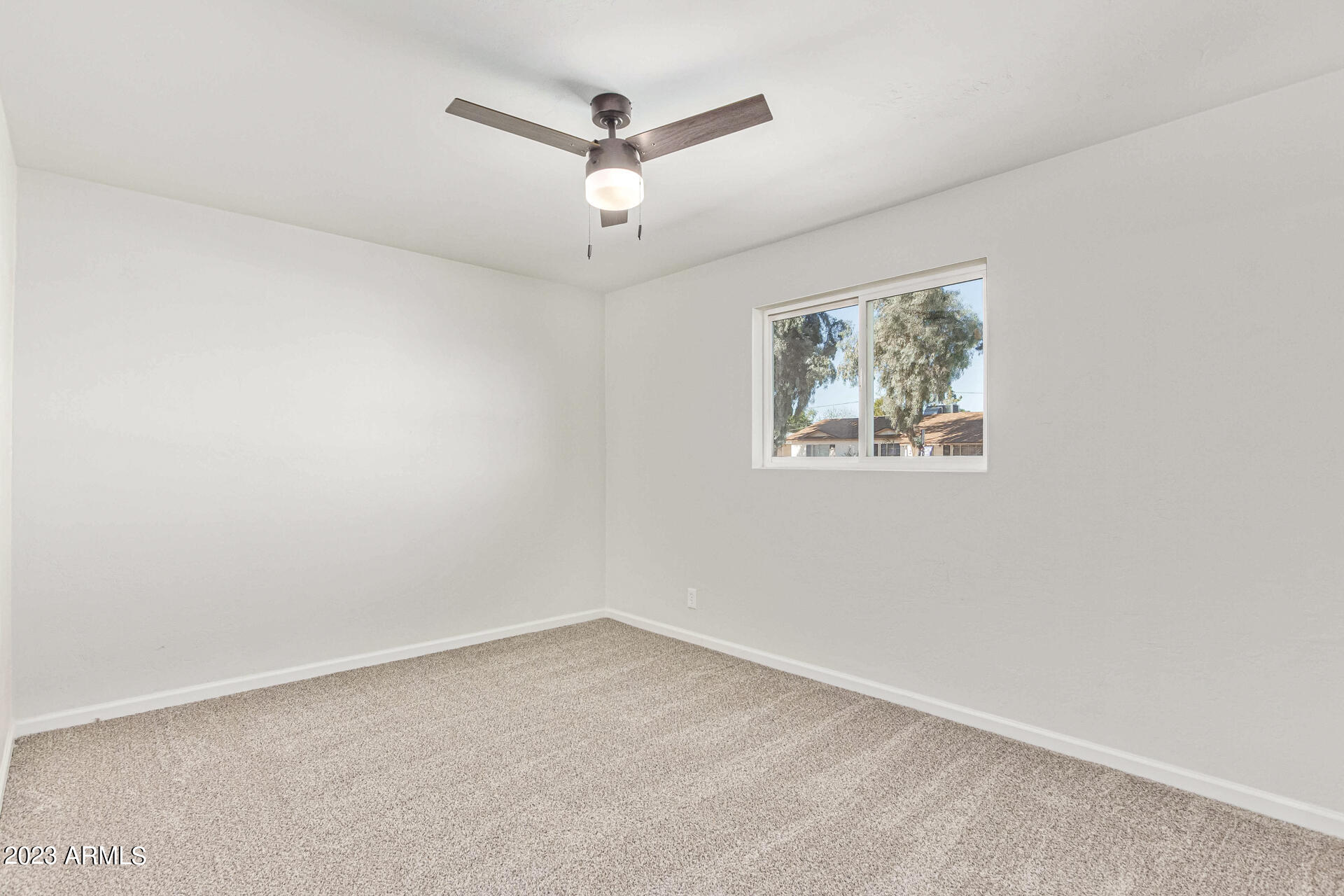 1325 E DON CARLOS Avenue