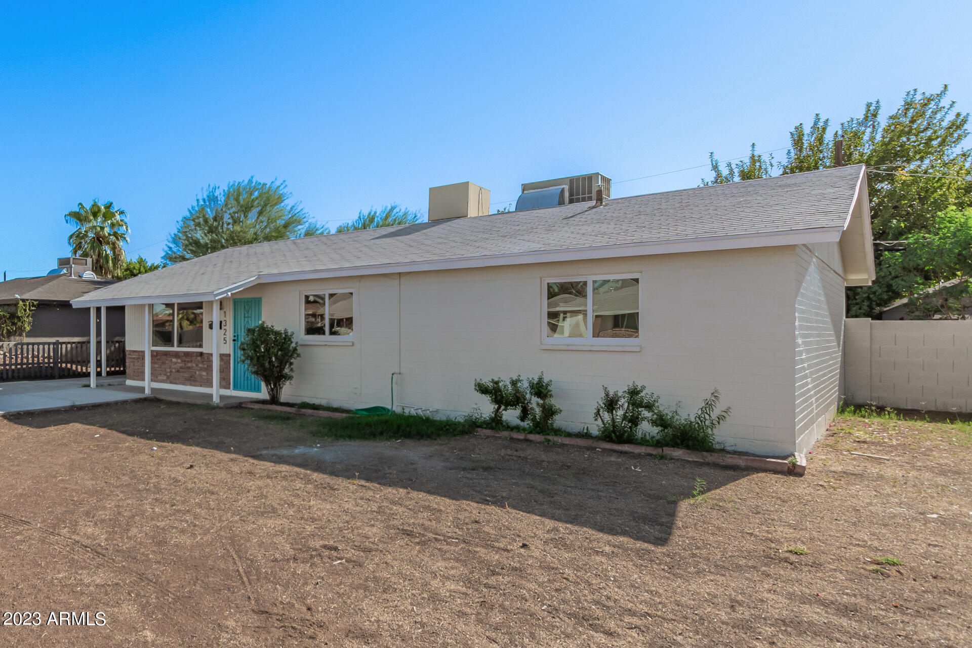 1325 E DON CARLOS Avenue