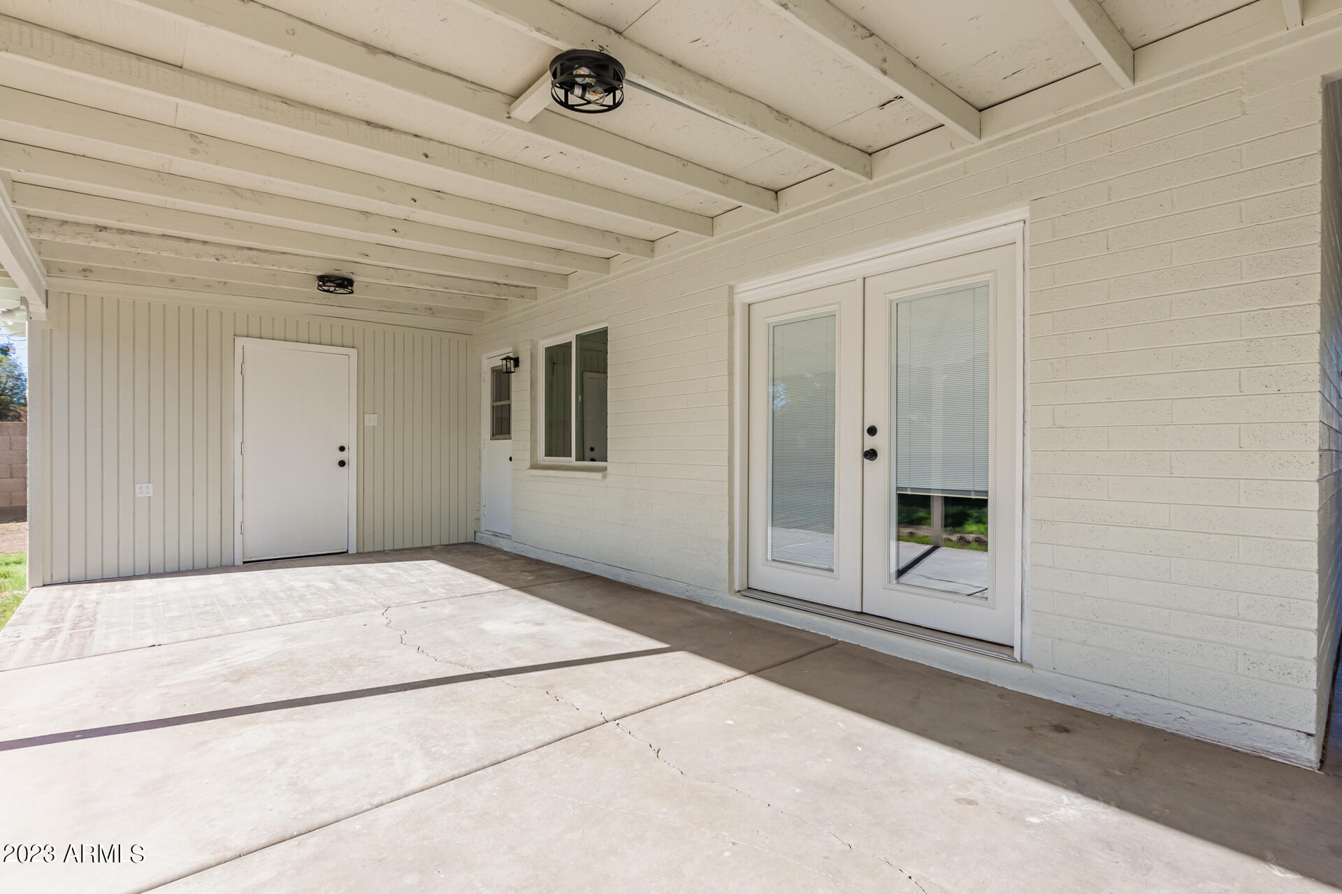 1325 E DON CARLOS Avenue