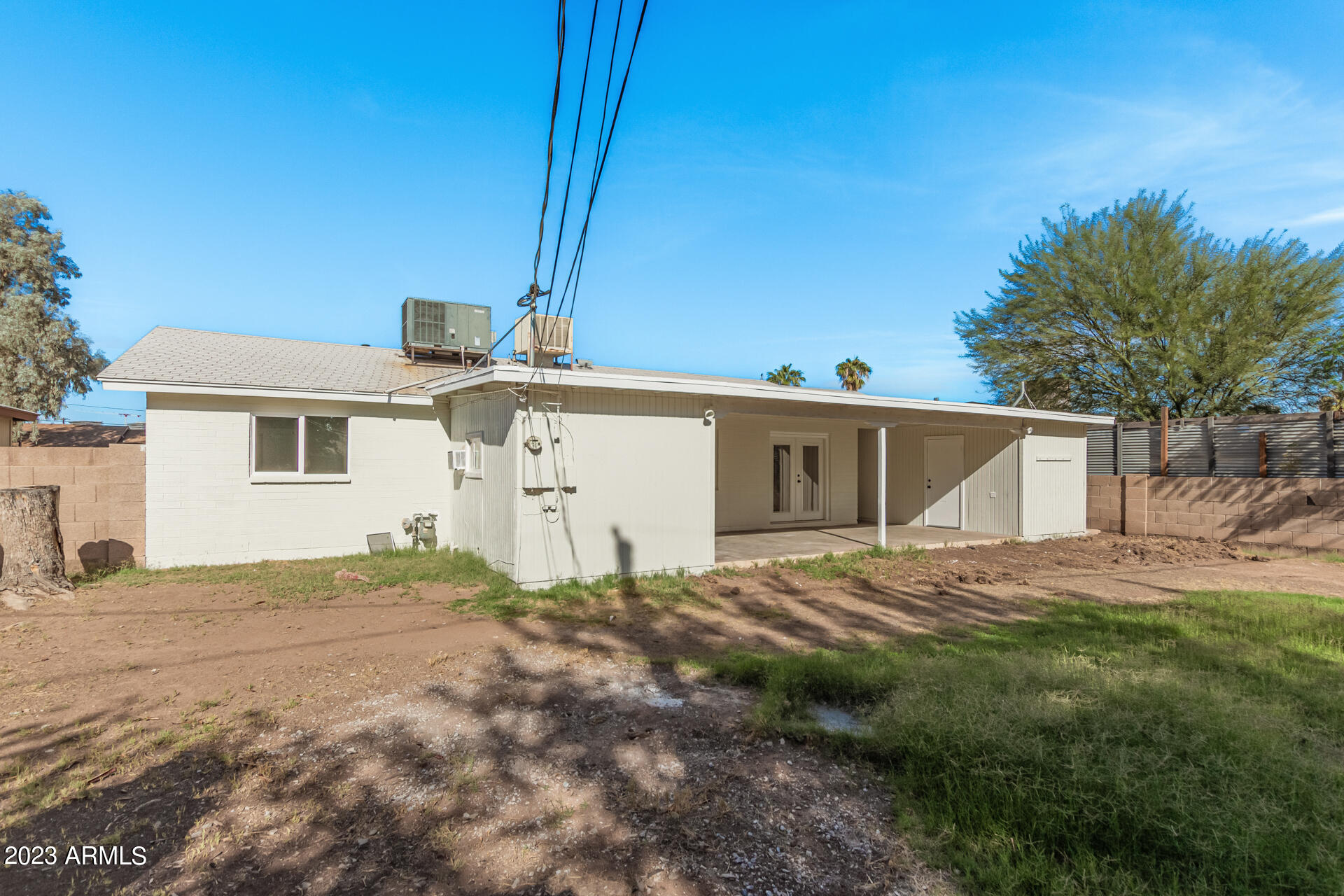 1325 E DON CARLOS Avenue