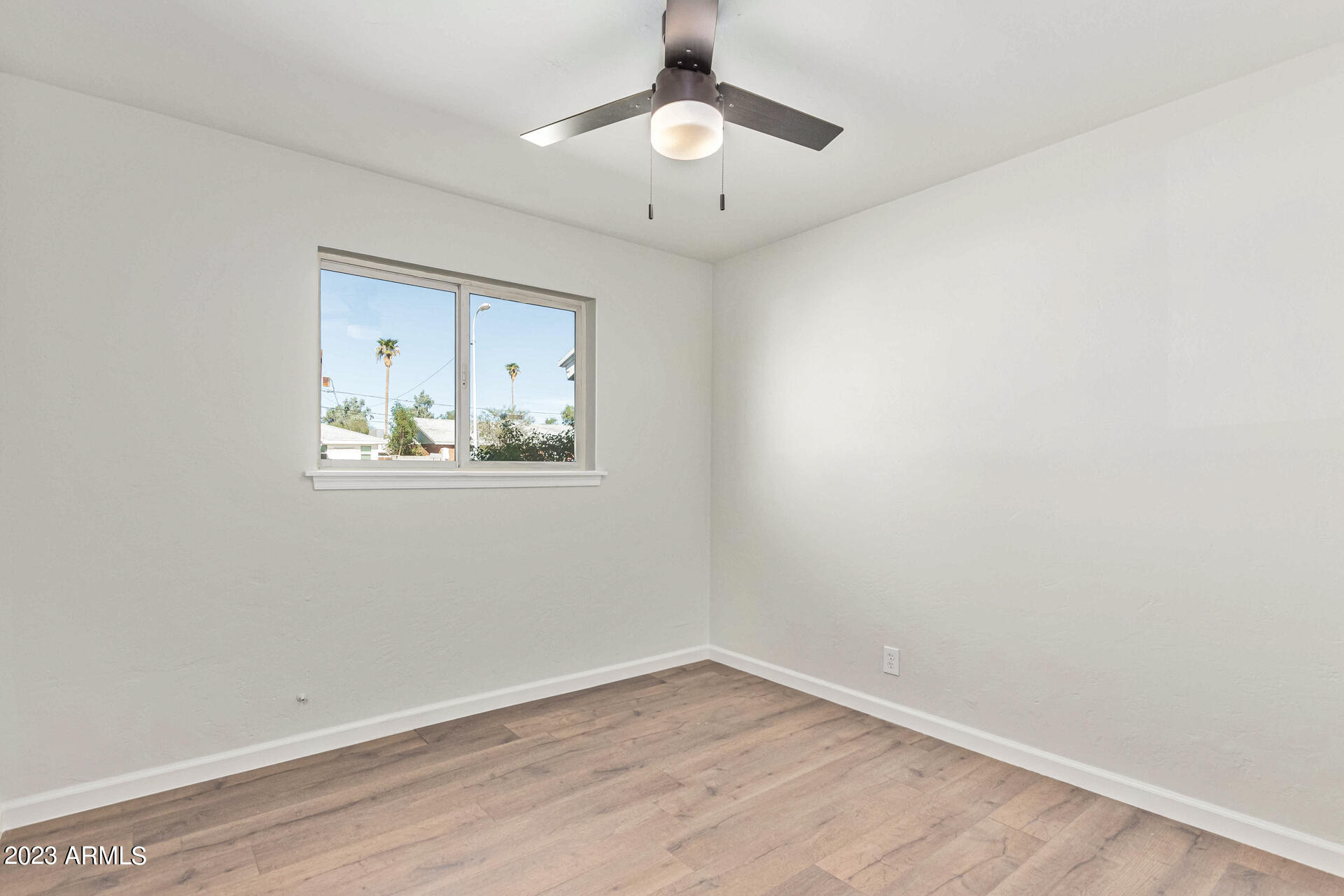 1325 E DON CARLOS Avenue